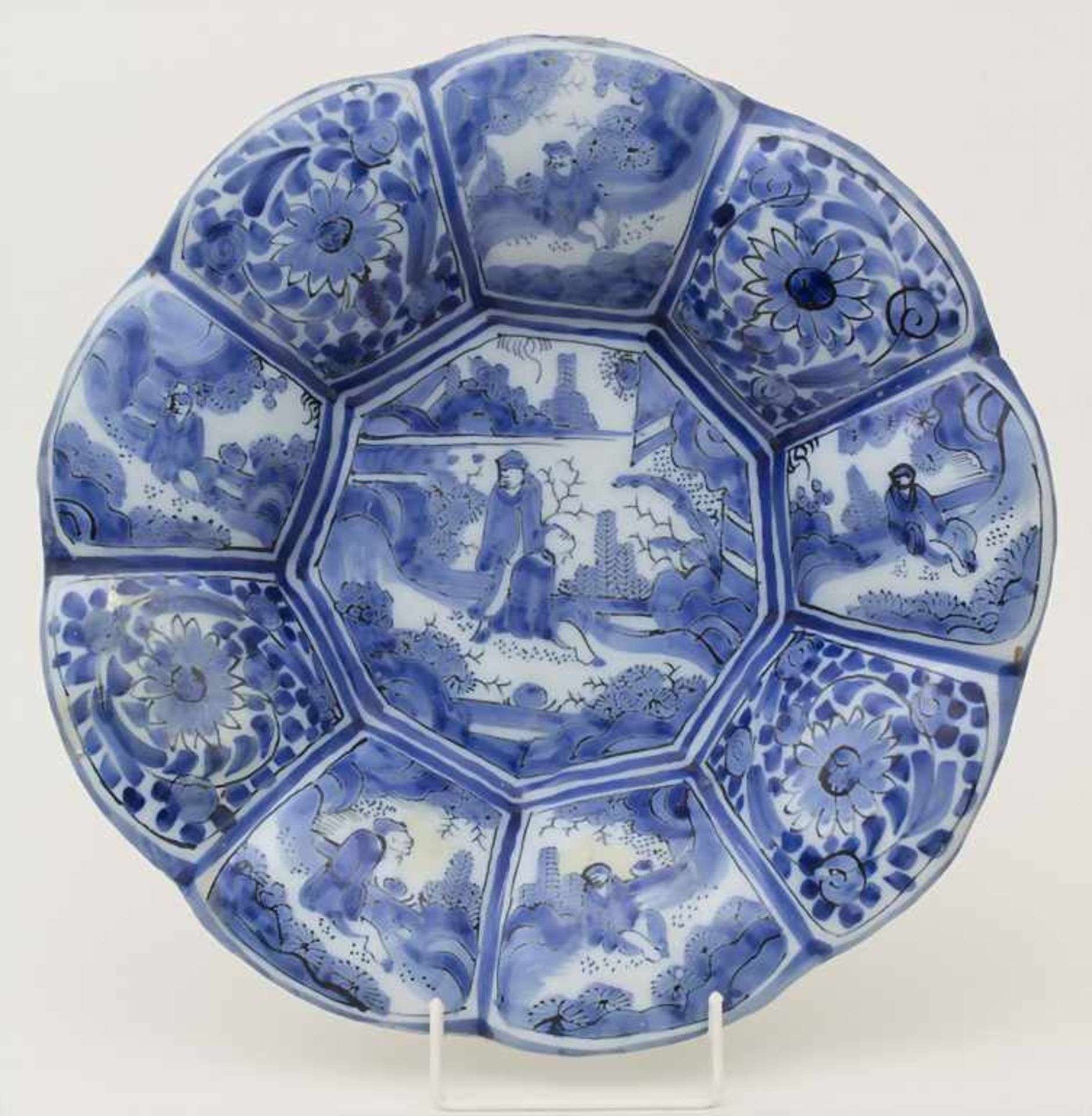 Fayence-Buckelschale mit Chinoiserien / A faience bowl, wohl Hanau, 18. Jh.Material: Keramik, mit
