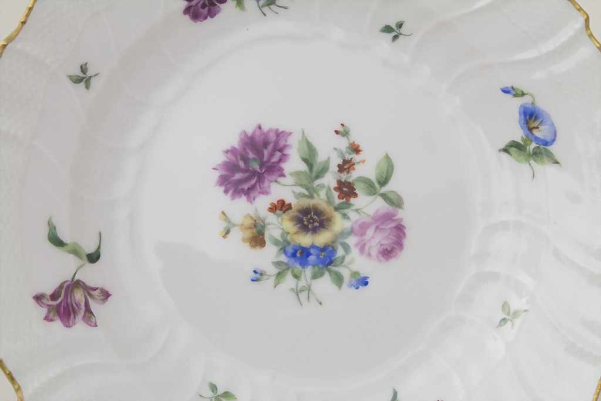 Satz 3 Teller mit Blumendekor / A set of 3 plates with flowers, KPM, Berlin, um 1900Material: - Image 6 of 6