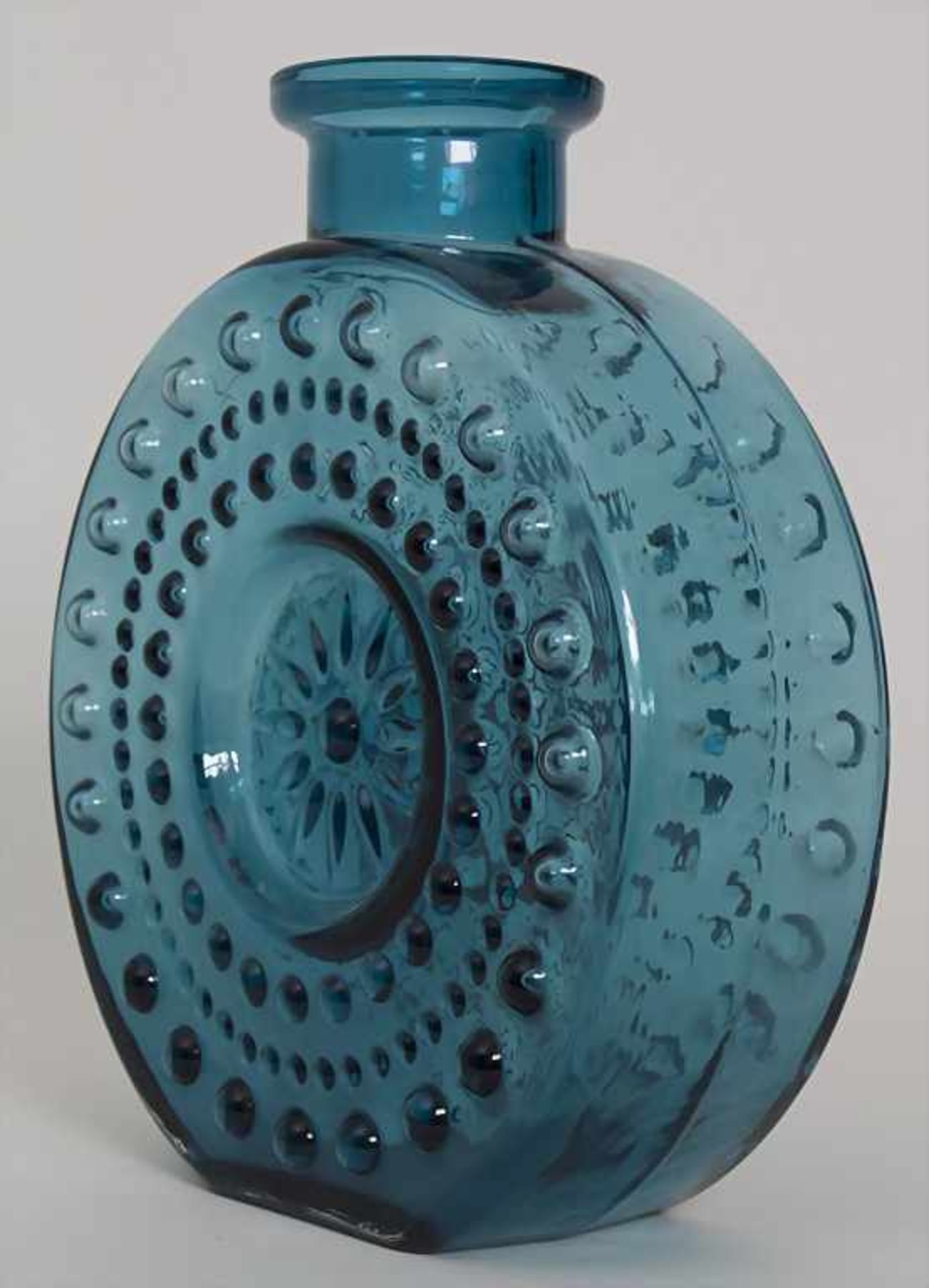 Designer-Vase, 70er JahreMaterial: türkisblaues Glas, in Form geblasen, Rand geschliffen,Höhe: 30 - Bild 2 aus 3