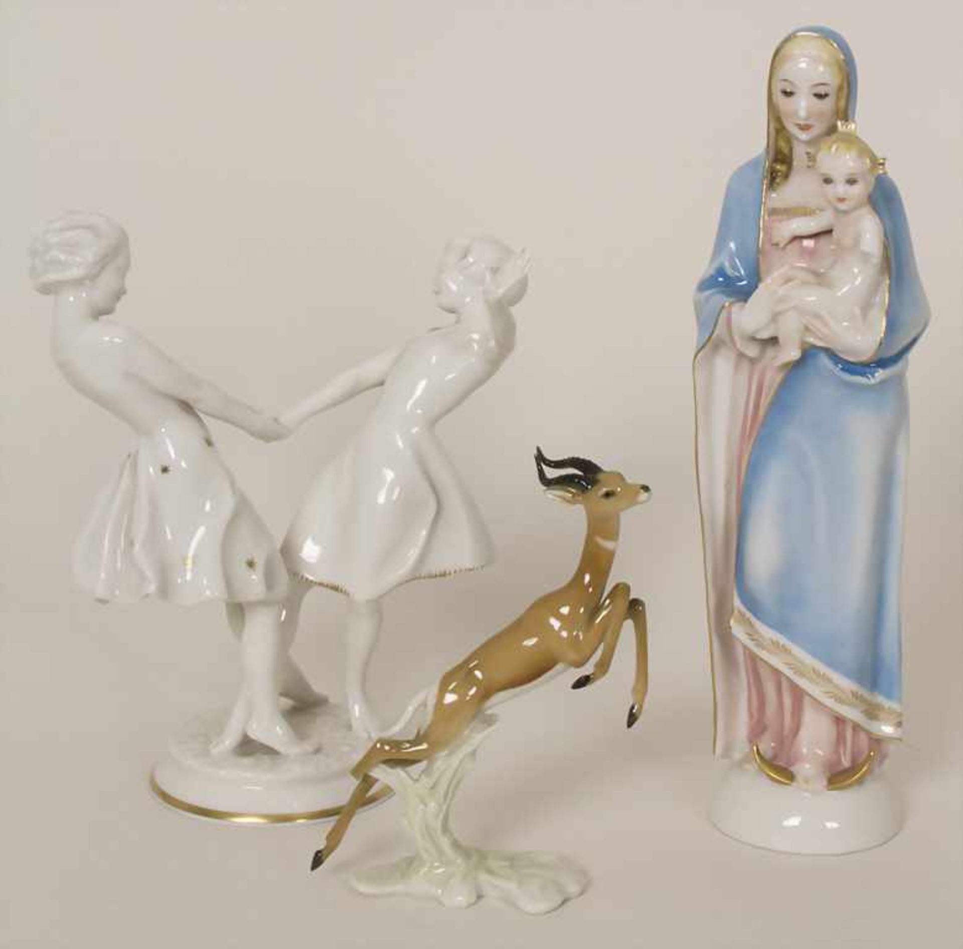 Konvolut drei Figuren / 3 figurines, Hutschenreuther Selb, um 1950bestehend aus einer Antilope, eine