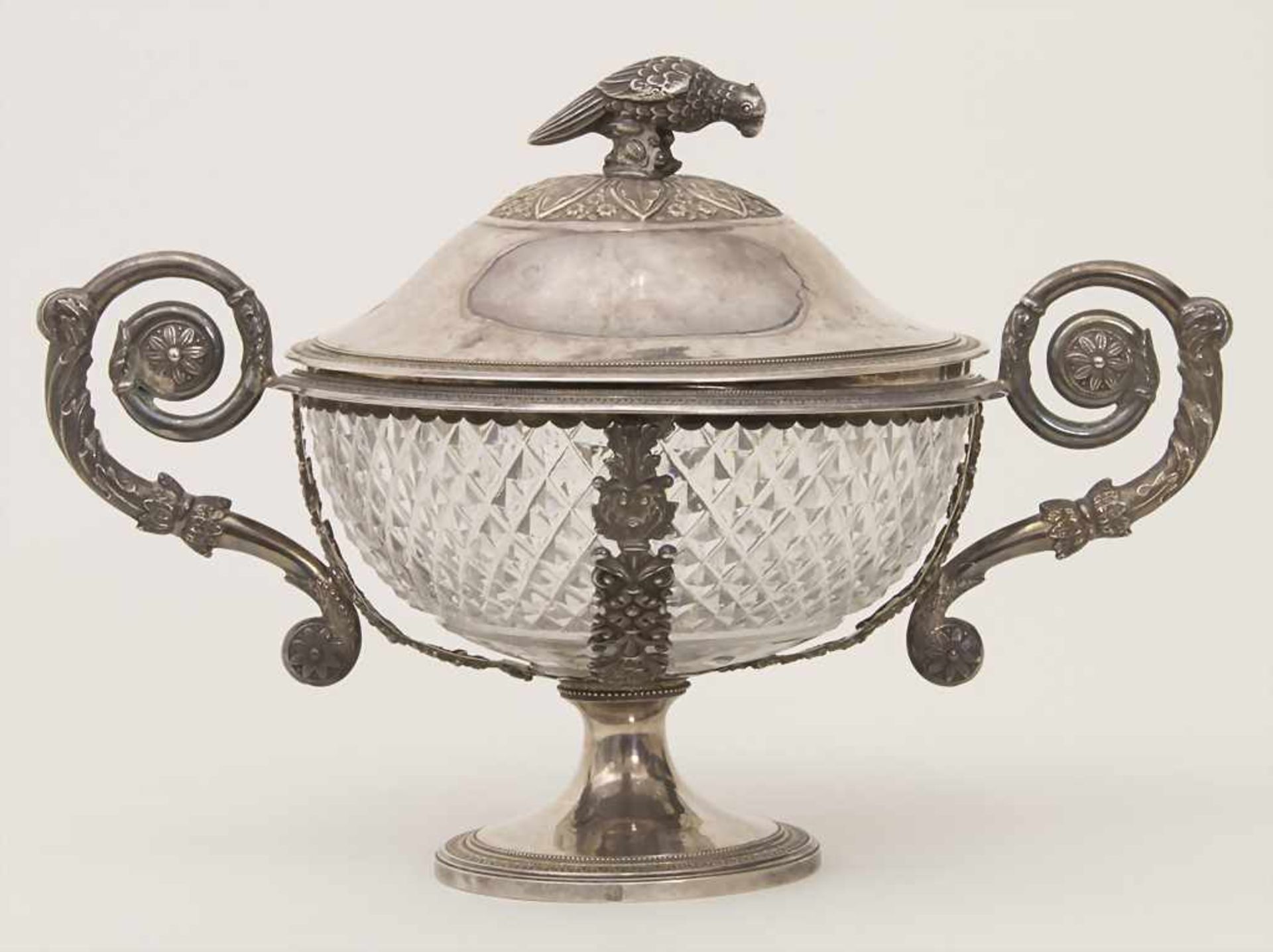 Deckeldose / A covered silver bowl, Brüssel / Brussels, um 1840Material: Silber 950, mit