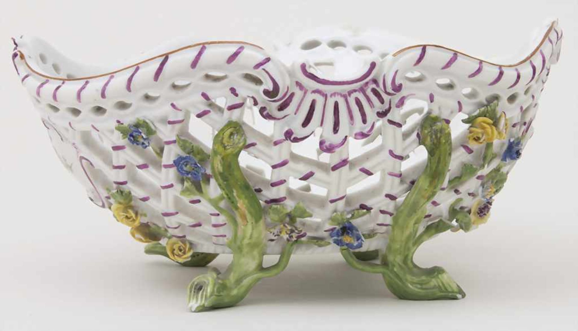 Rokoko-Korbschale auf Astfüßen / A Rococo basket, Marcolini Periode, Meissen, Ende 18. Jh. - Bild 4 aus 10