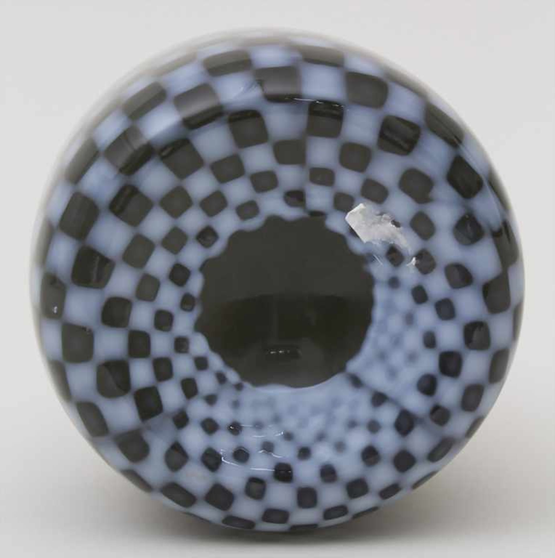 Vase / A vase, wohl Barovier und Toso, Murano, 70/80er JahreMaterial: rauchfarbenes Glas, opak - Bild 4 aus 4