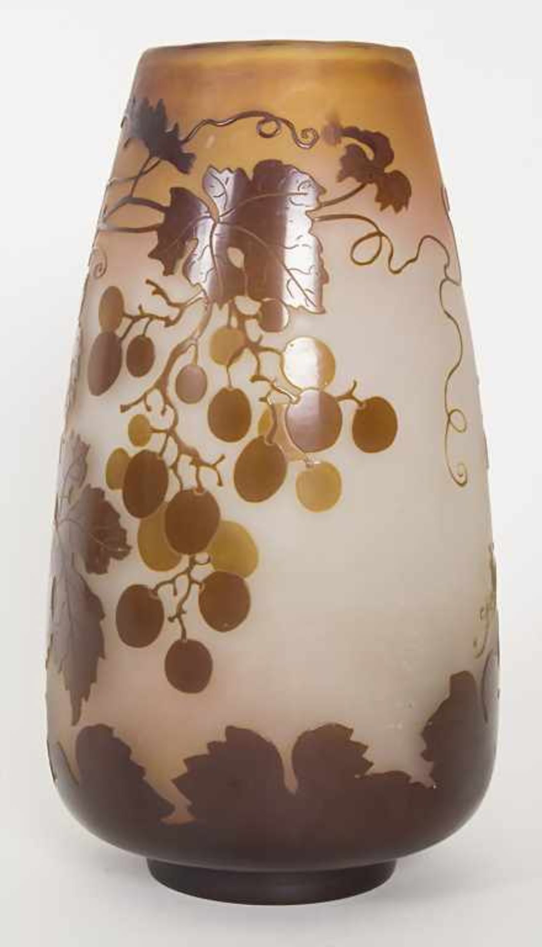 Jugendstilvase mit Weinrankendekor / A cameo glass vase with vine tendrils, Gallé, um 1904- - Bild 3 aus 7