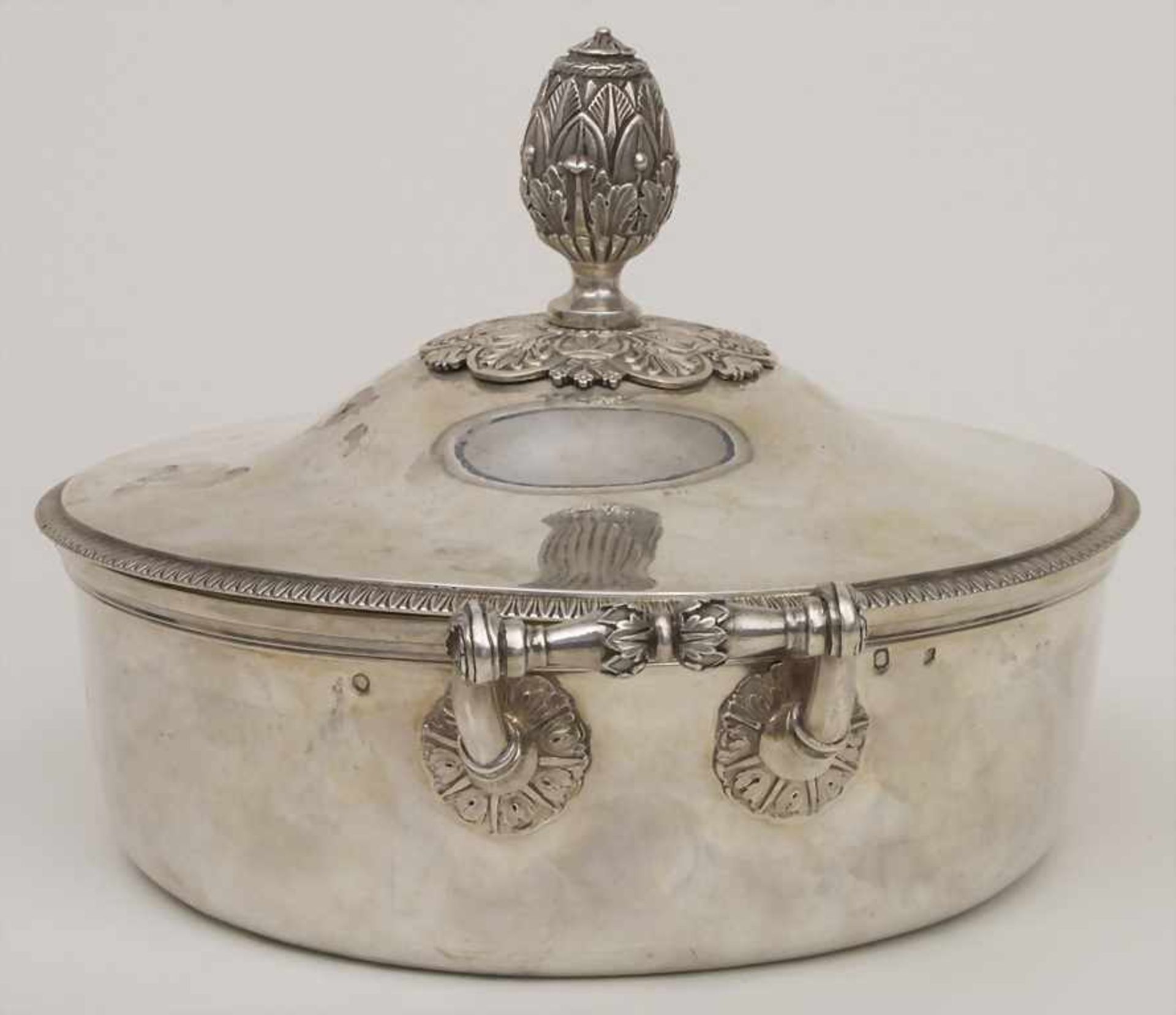 Deckelterrine / A silver tureen, L.N. Naudin, Paris, um 1820Material: Silber 950,Marke: Meistermarke - Bild 3 aus 17