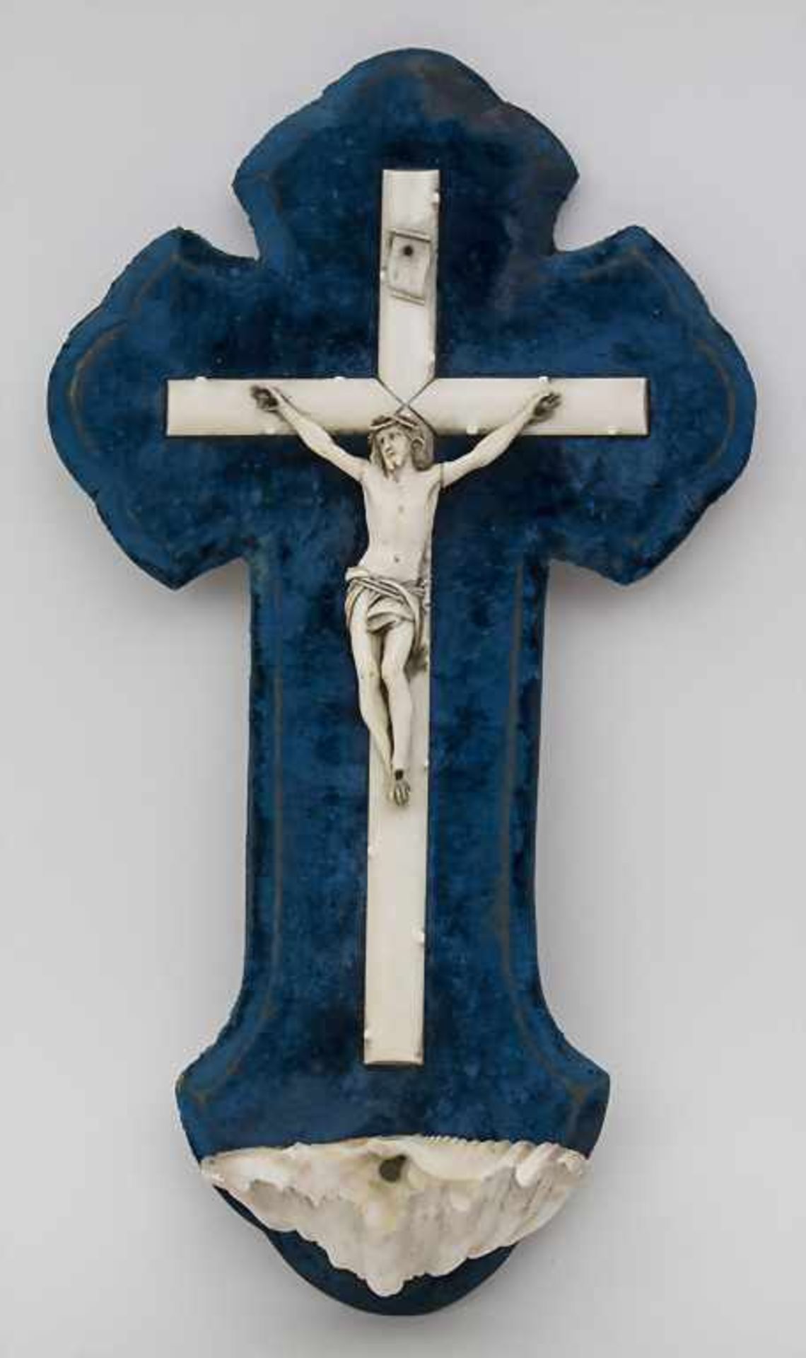 Elfenbein Kruzifix / A crucifix, Dieppe, um 1860Material: Elfenbein-Korpus, Elfenbein Kreuz,Maße: 30