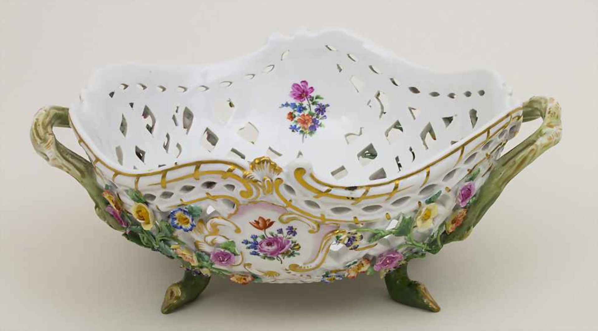 Korbschale / A basket shaped bowl, Meissen, um 1880Material: Porzellan, polychrom bemalt, glasiert, - Bild 2 aus 4