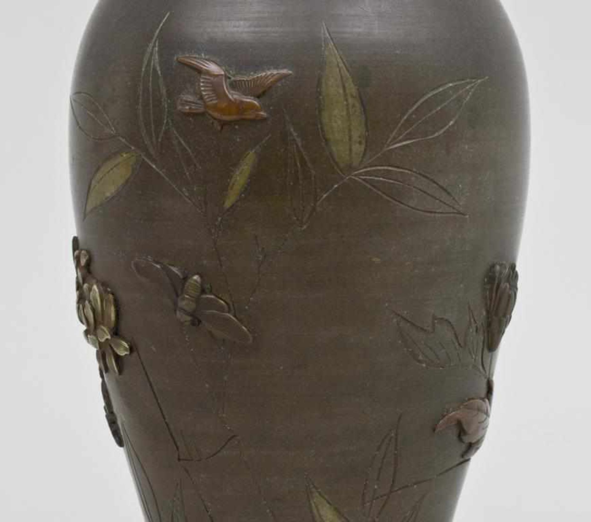 Vase, Meiji-Periode, Japan, Ende 19. Jh.konische Form mit leicht ausgestelltem Rand. Umlaufend - Bild 4 aus 4