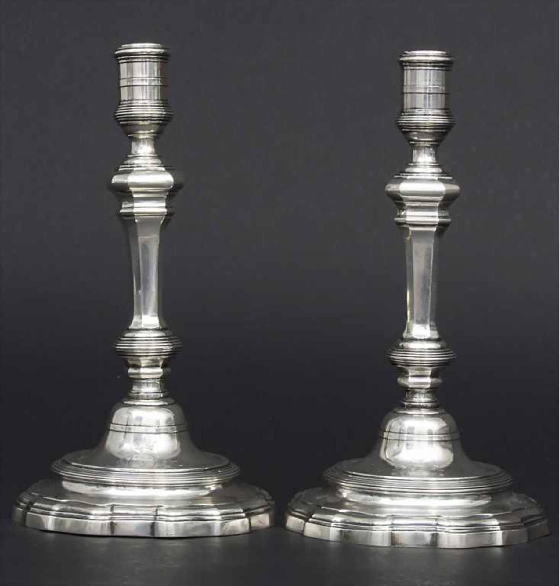 Paar Louis XV Kerzenleuchter / A pair of silver candlesticks, Guillaume Ledoux, Paris, 1737-