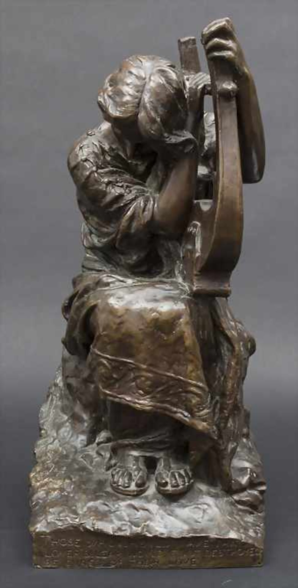 Vincenzo Alfano (1854-1917), Bronzefigur 'Junge Dame mit Lyra' / A bronze figure 'Young lady with - Image 2 of 6