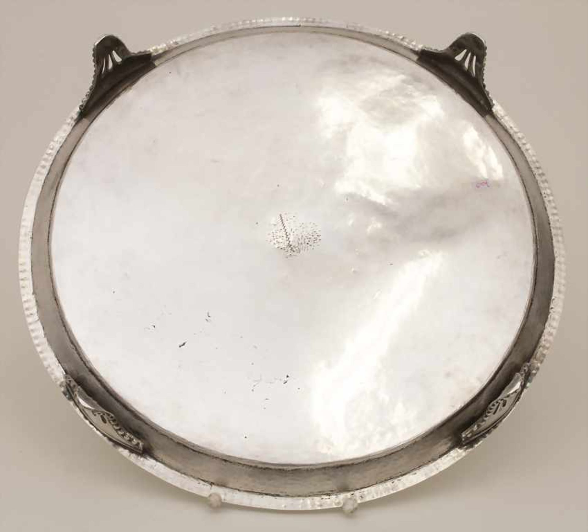 Große Louis-Seize Platte / A large Louis-Seize silver plate, Lissabon/Lisbon, un 1780Material: - Bild 3 aus 6