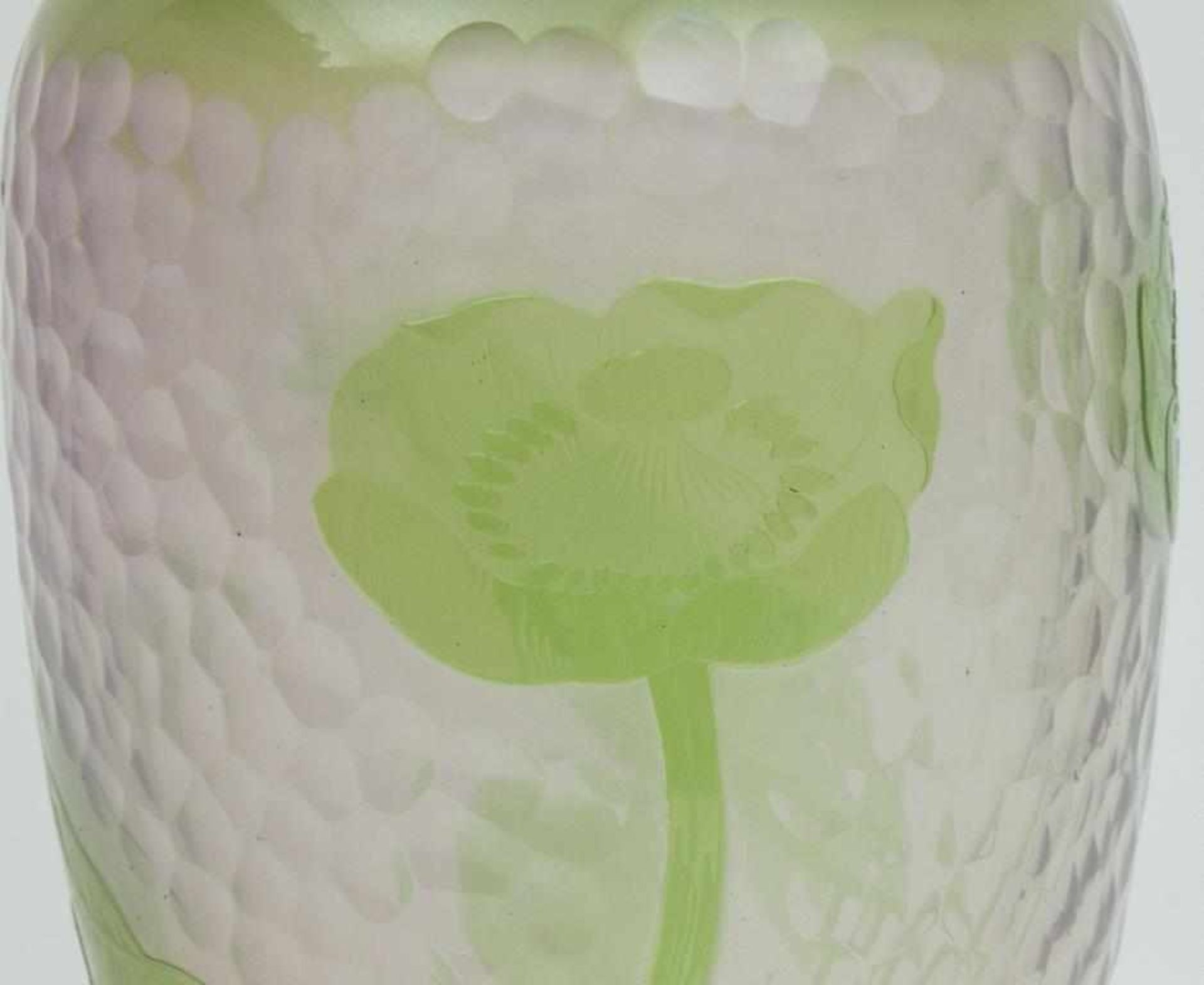 Jugendstil-Vase, Daum Frères, Nancy, um 1900durchsichtiges Glas, zartgrün überfangen, umlaufend - Bild 3 aus 5