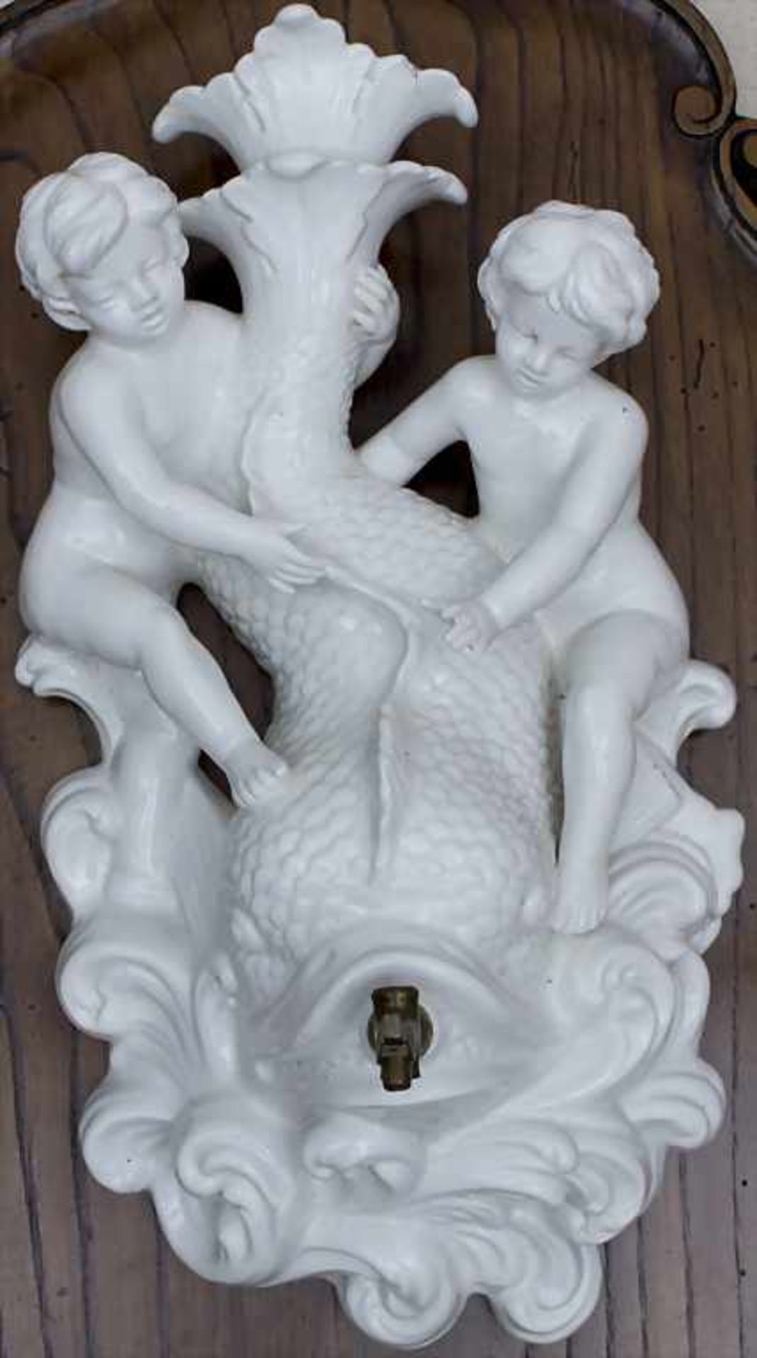 Keramik Wandbrunnen mit Putten und Nixen / A wall fountain with cherubs and nymphs, Anfang 20. Jh. - Bild 3 aus 8