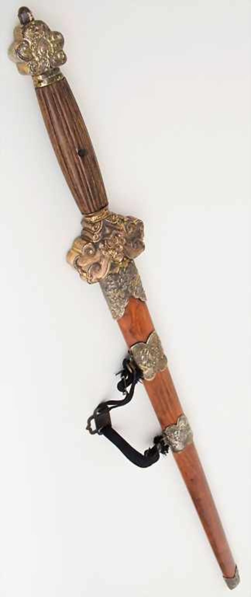 Prunkschwert / A pomp sword, China, 19. Jh.Material: Zweischneidige Damastklinge, Griff und
