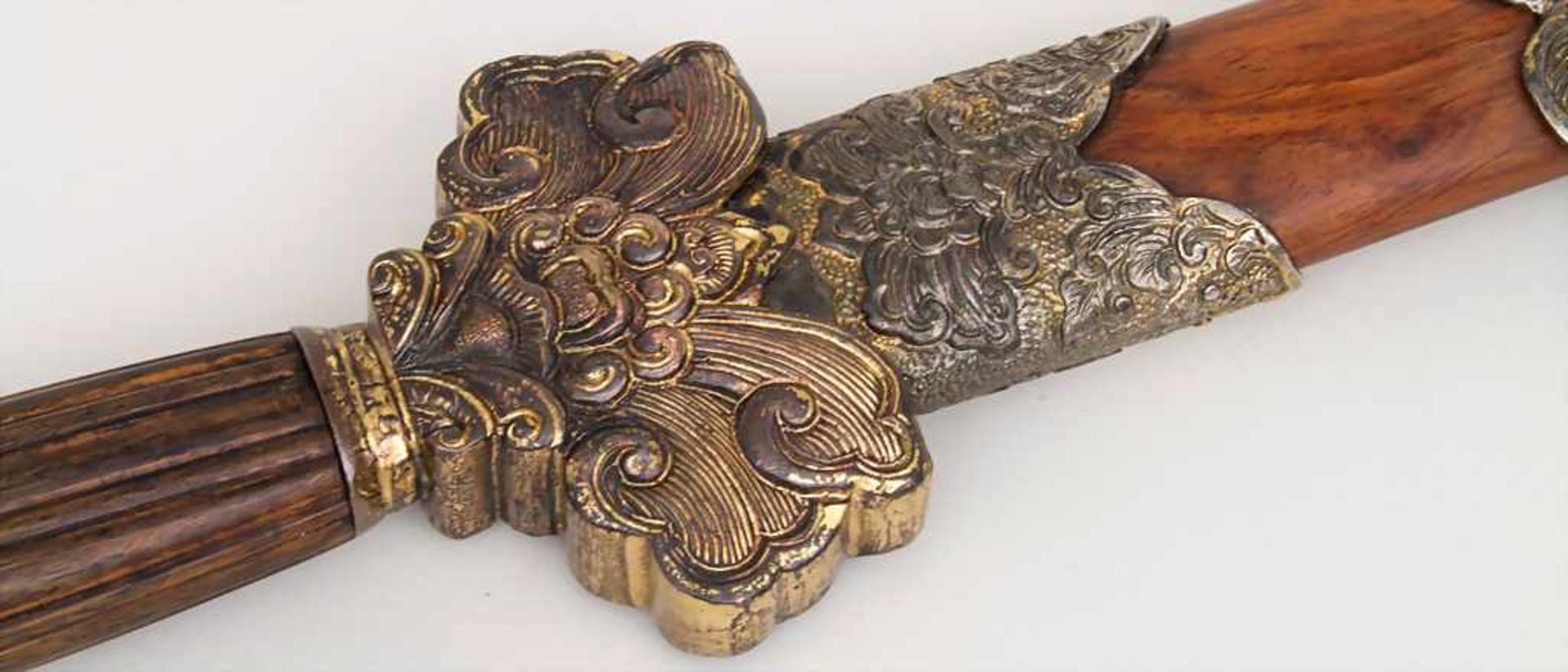Prunkschwert / A pomp sword, China, 19. Jh.Material: Zweischneidige Damastklinge, Griff und - Bild 3 aus 5