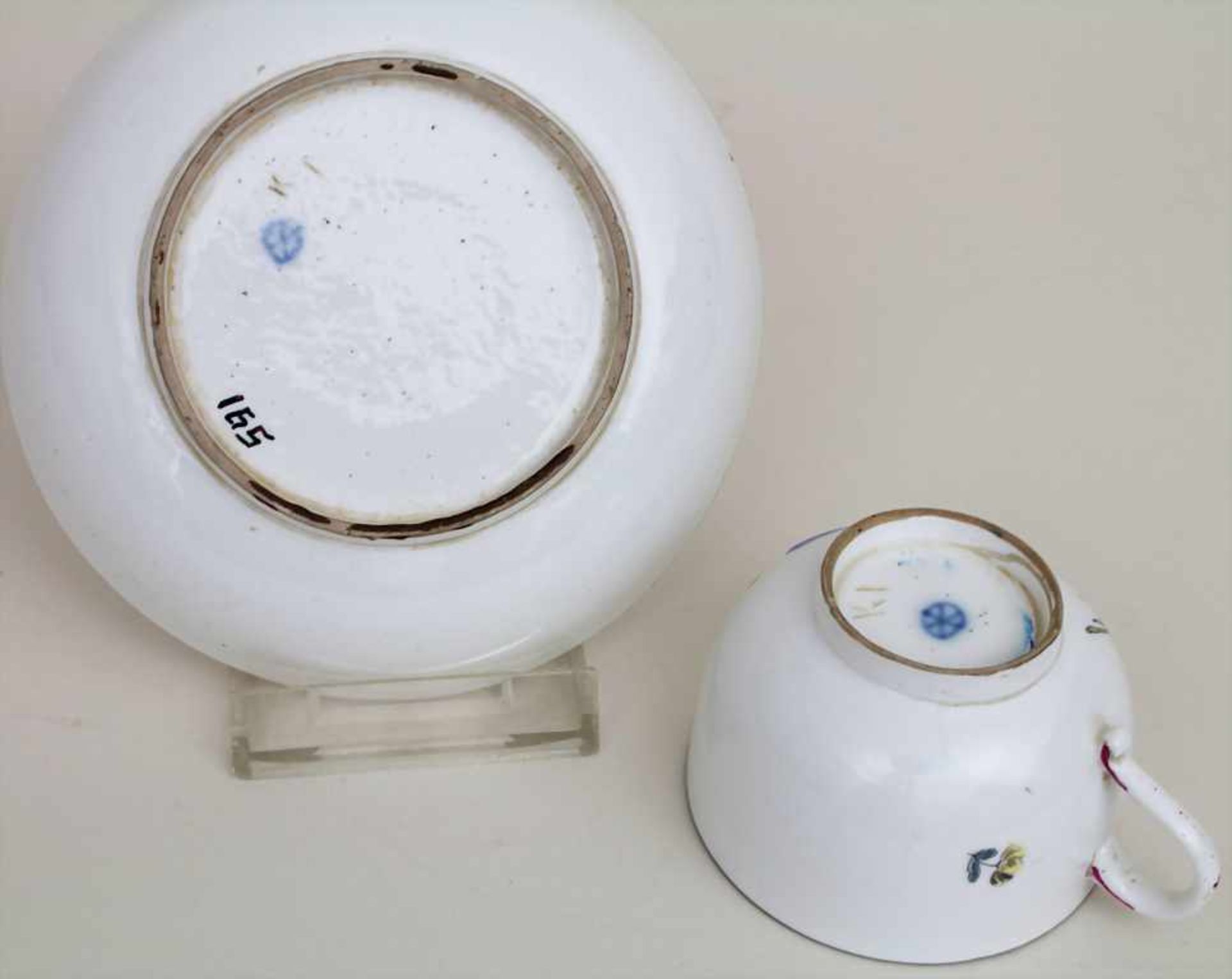 Tasse und UT / A cup and saucer, Höchst, um 1770Material: Porzellan, polychrom bemalt, glasiert, - Bild 5 aus 5