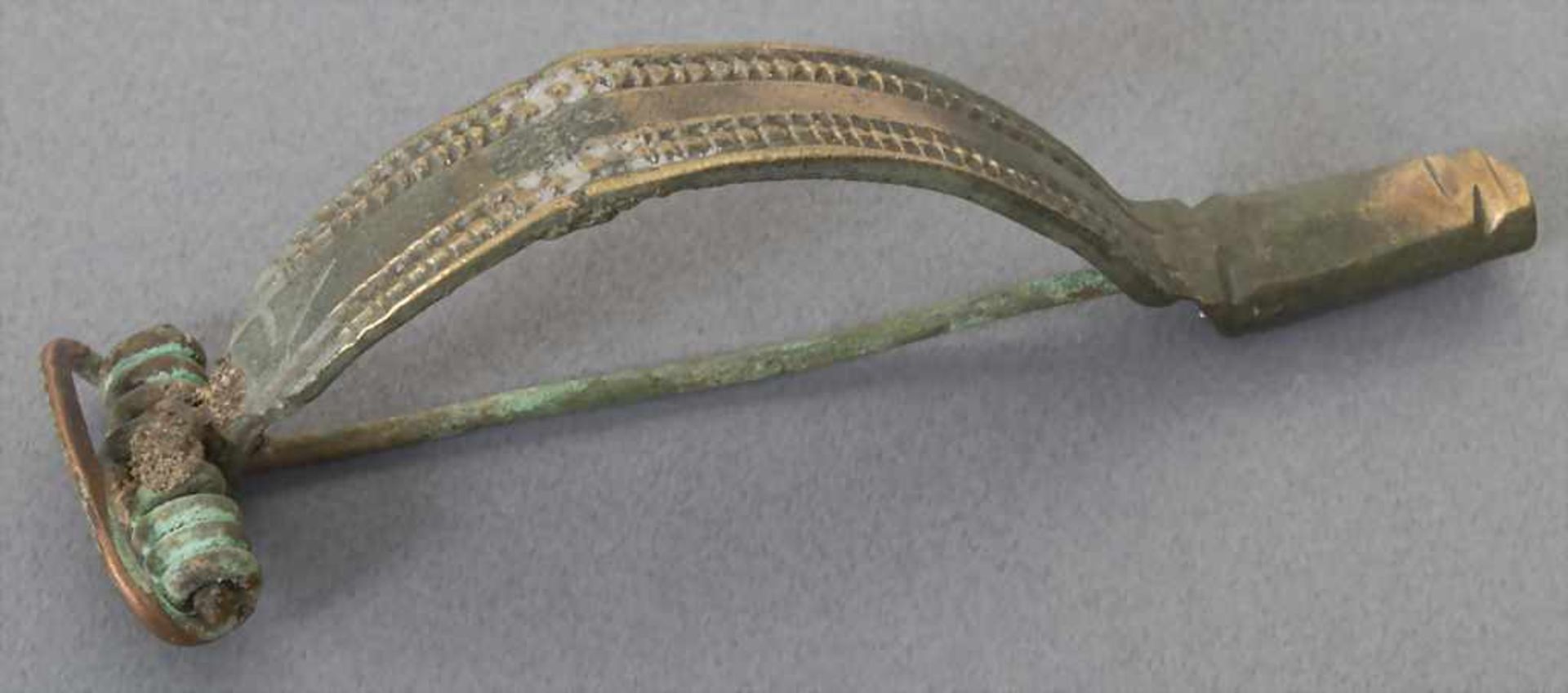 Keltische Fibel / A celtic fibulaMaterial: Bronze,Länge: 6,7 cm,Zustand: gut, alt restauriert,