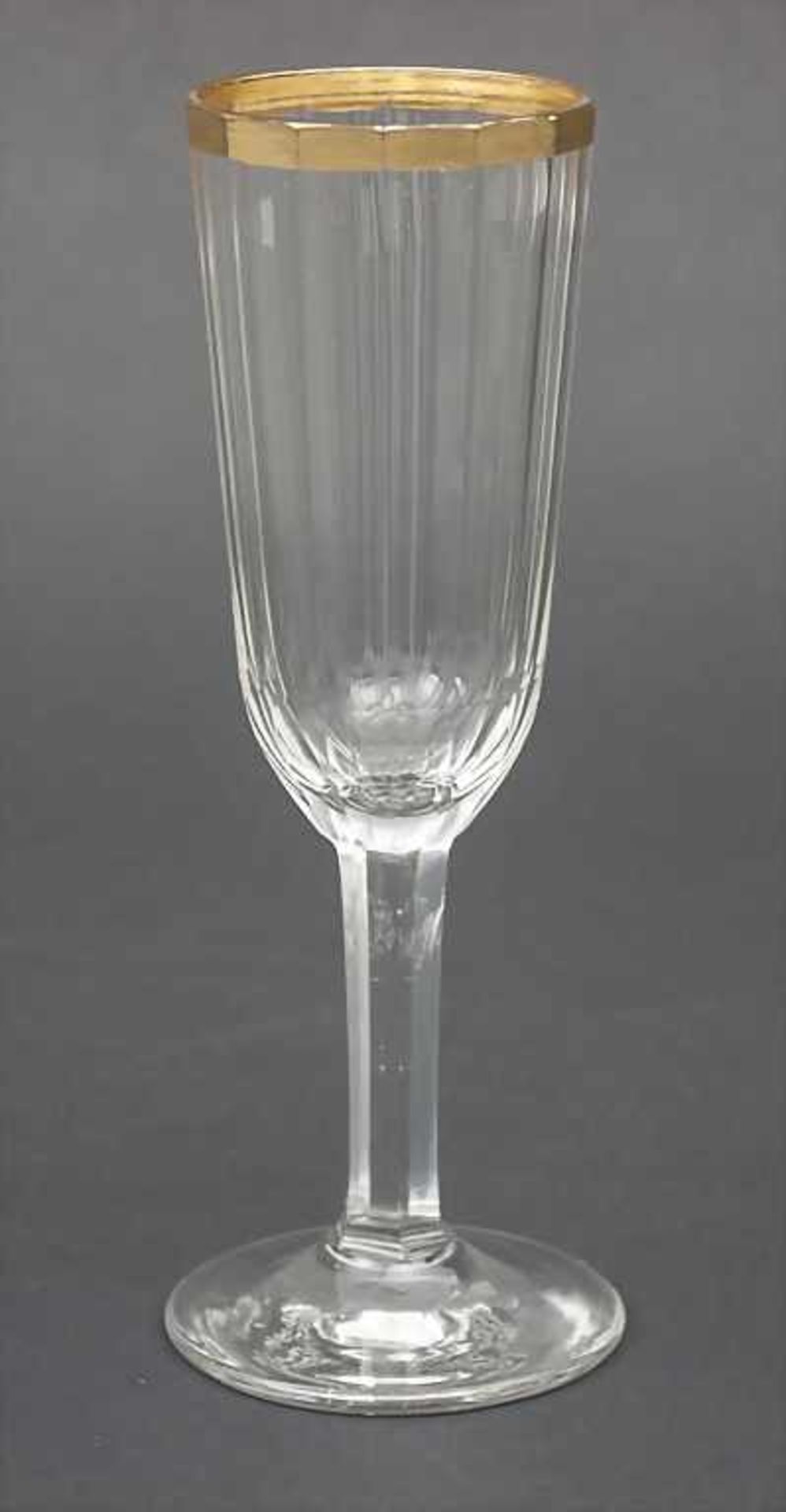 Frühe Sektflöte/ Early Champagne Glass, Paris, Anfang 19. Jh.auf rundem Scheibenfuß facettierter