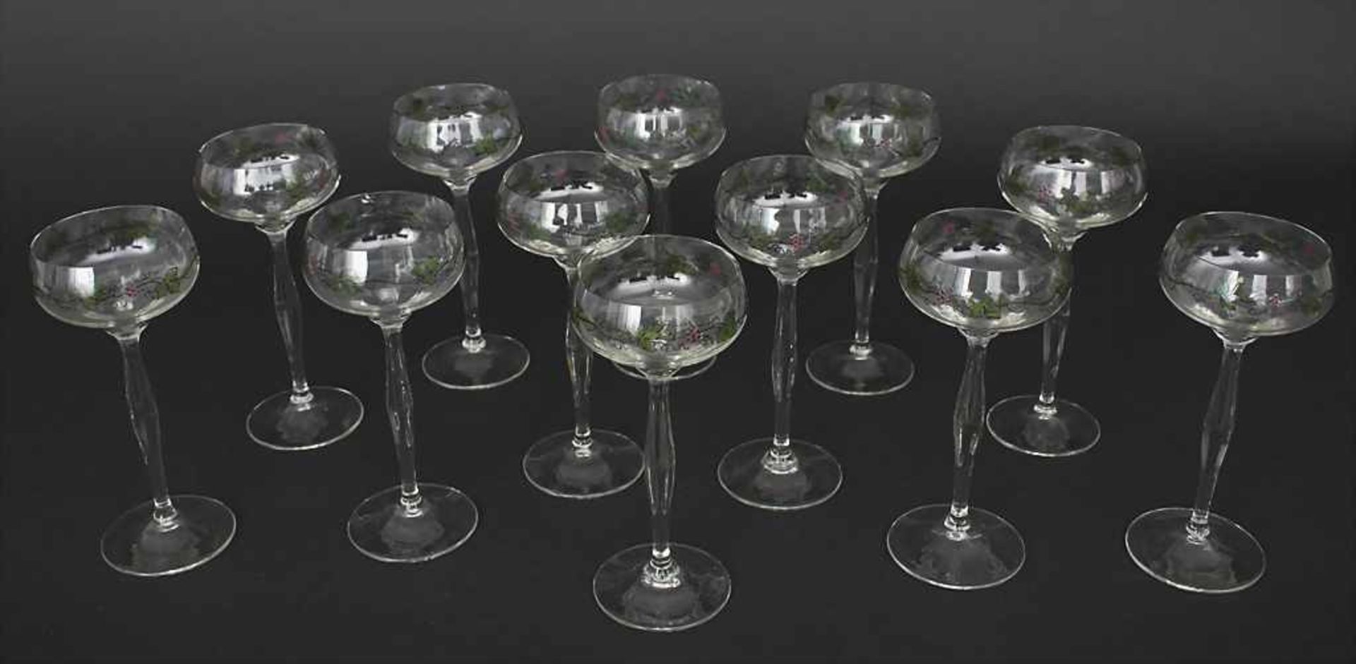 12 Jugendstil Weingläser / A set of 12 Art Nouveau wine glasses, Theresienthal, um 1900Material: