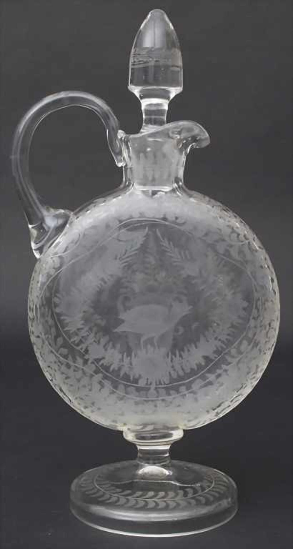 Glaskaraffe mit Vogel- und Blattrankendekor / A glass carafe with a bird and leaf tendrils, 20. Jh. - Image 2 of 4