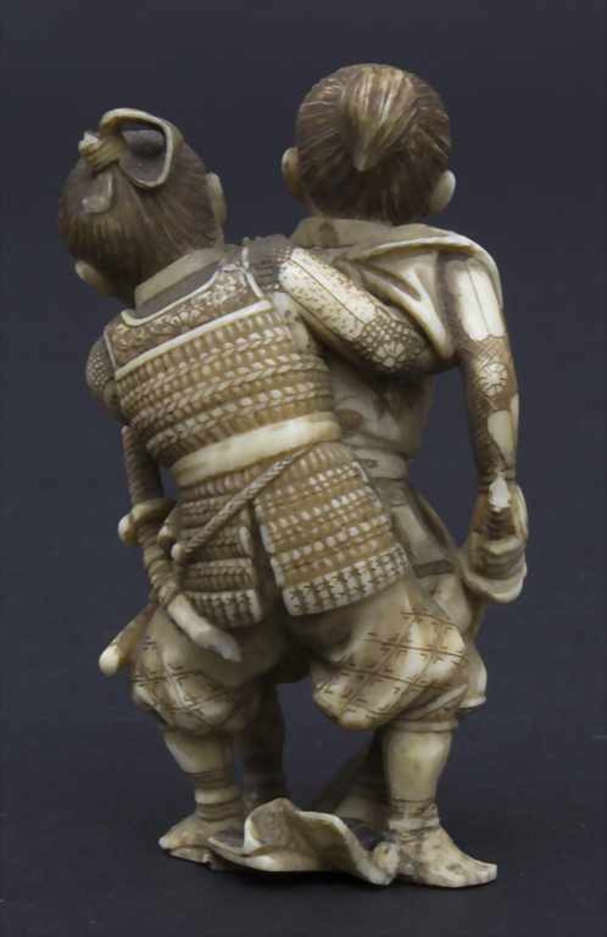 Figruengruppe 'Kämpfende Samurai' / A figural group 'fighting samurai', Japan, um 1900Material: - Image 3 of 6