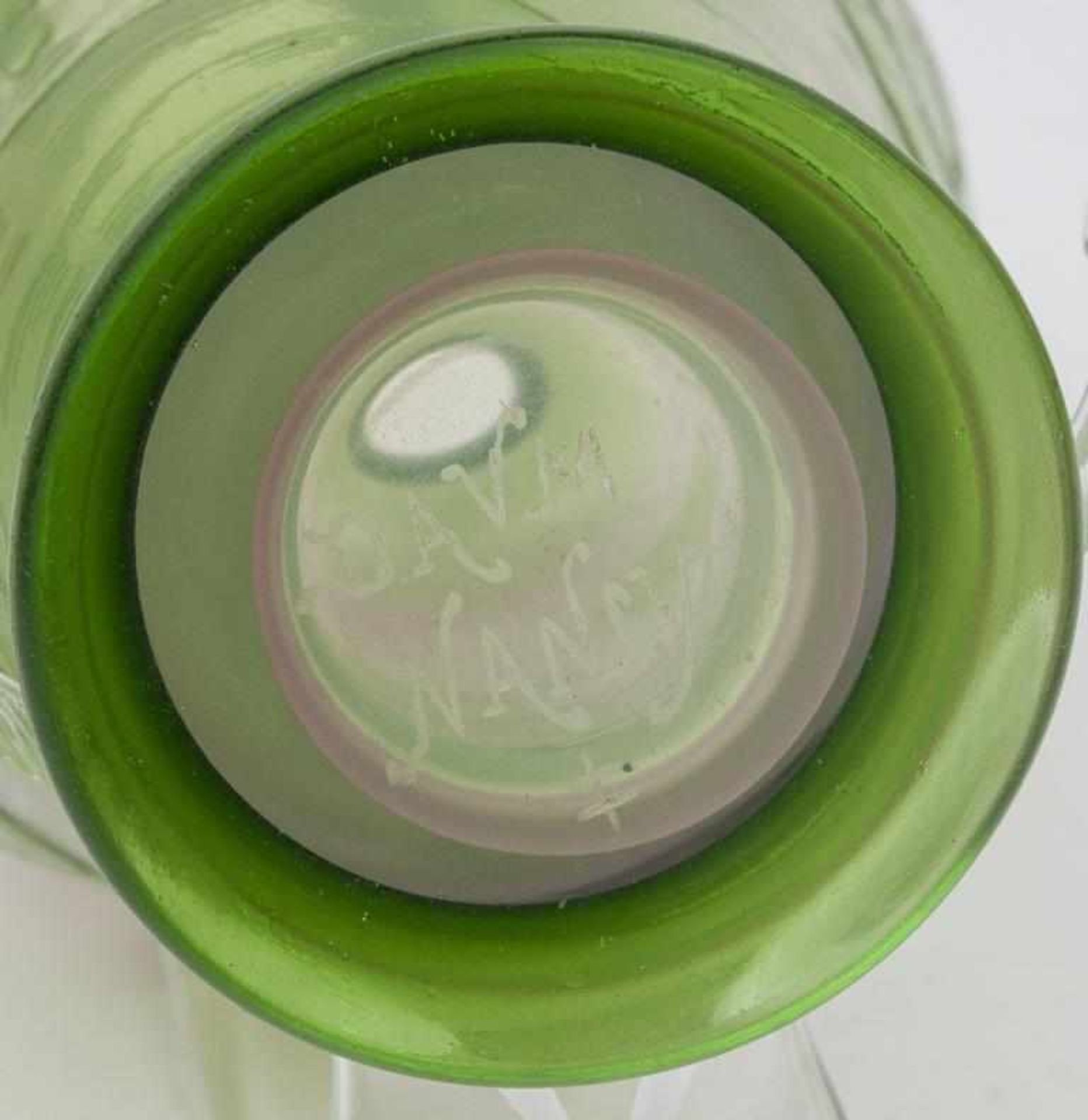 Jugendstil-Vase, Daum Frères, Nancy, um 1900durchsichtiges Glas, zartgrün überfangen, umlaufend - Bild 5 aus 5