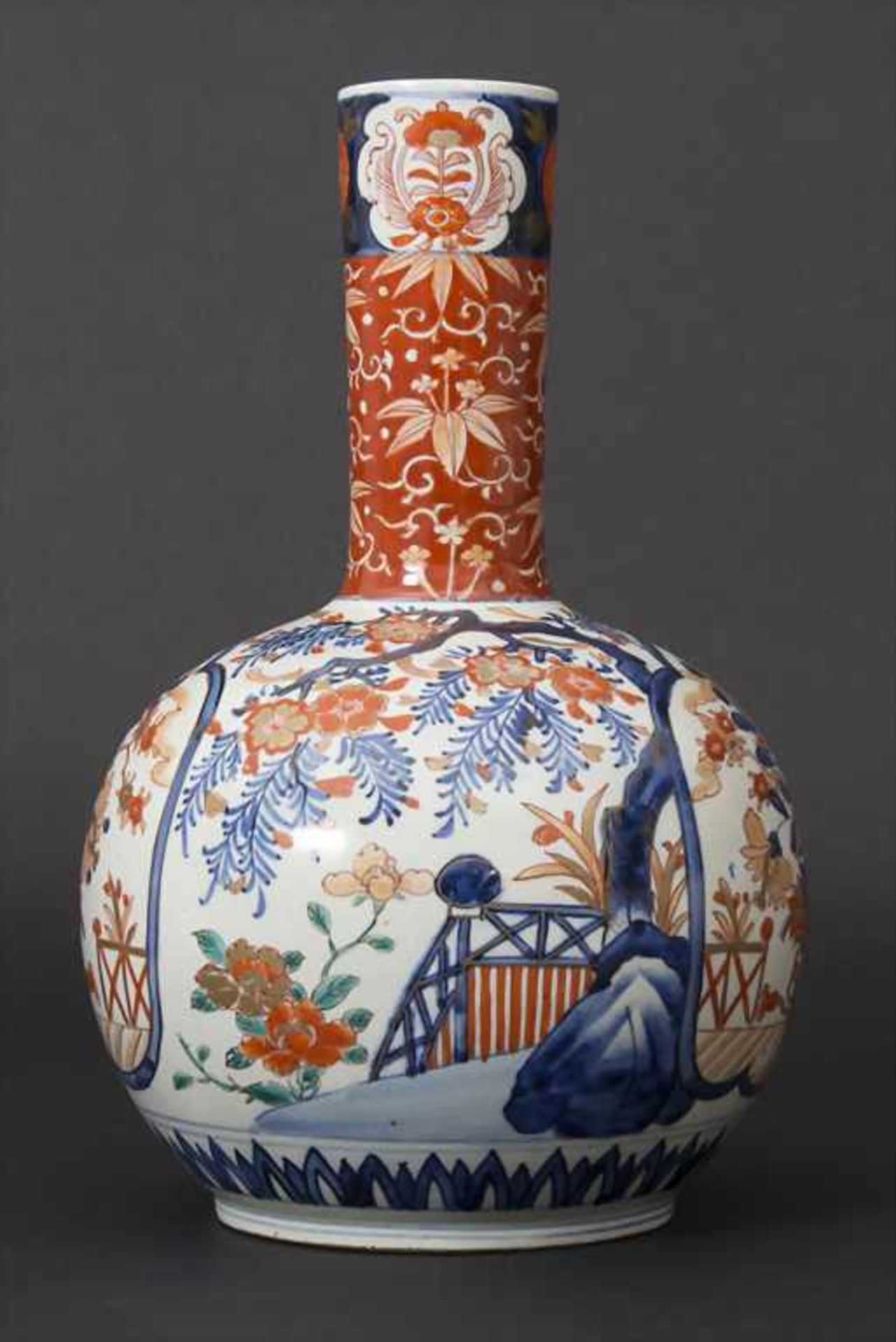 Imari-Vase / An Imari vase, Japan, um 1900Material: Porzellan, polychrom staffiert, partiell - Image 4 of 7