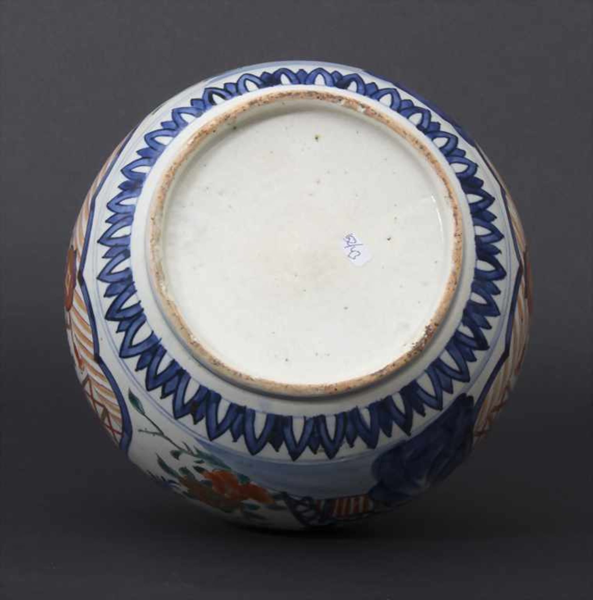 Imari-Vase / An Imari vase, Japan, um 1900Material: Porzellan, polychrom staffiert, partiell - Image 5 of 7