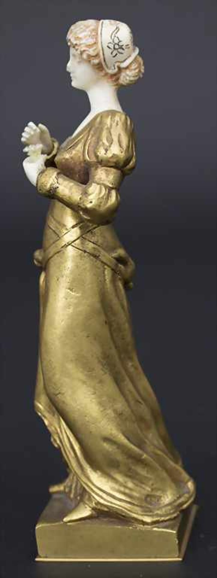 Bronze-Elfenbeinfigur 'Junge Dame' / A bronze-ivory sculpture 'Young lady', Ende 19. Jh.Technik: - Image 2 of 5