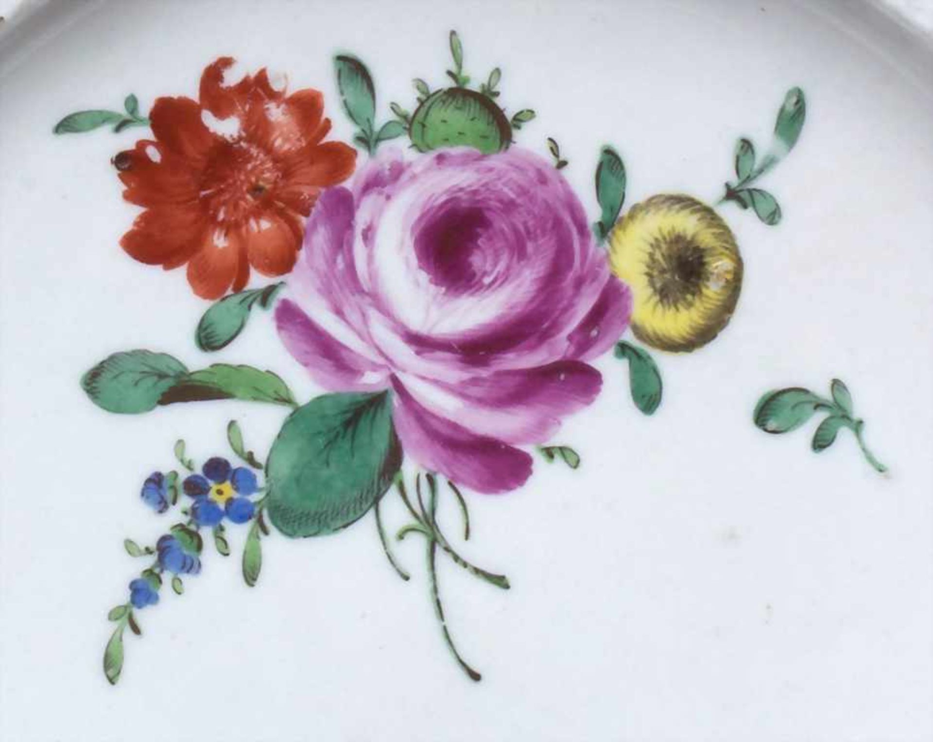 Teller mit Blumenmalerei / A plate with flowers, Ludwigsburg, um 1770Material: Porzellan, - Bild 3 aus 3