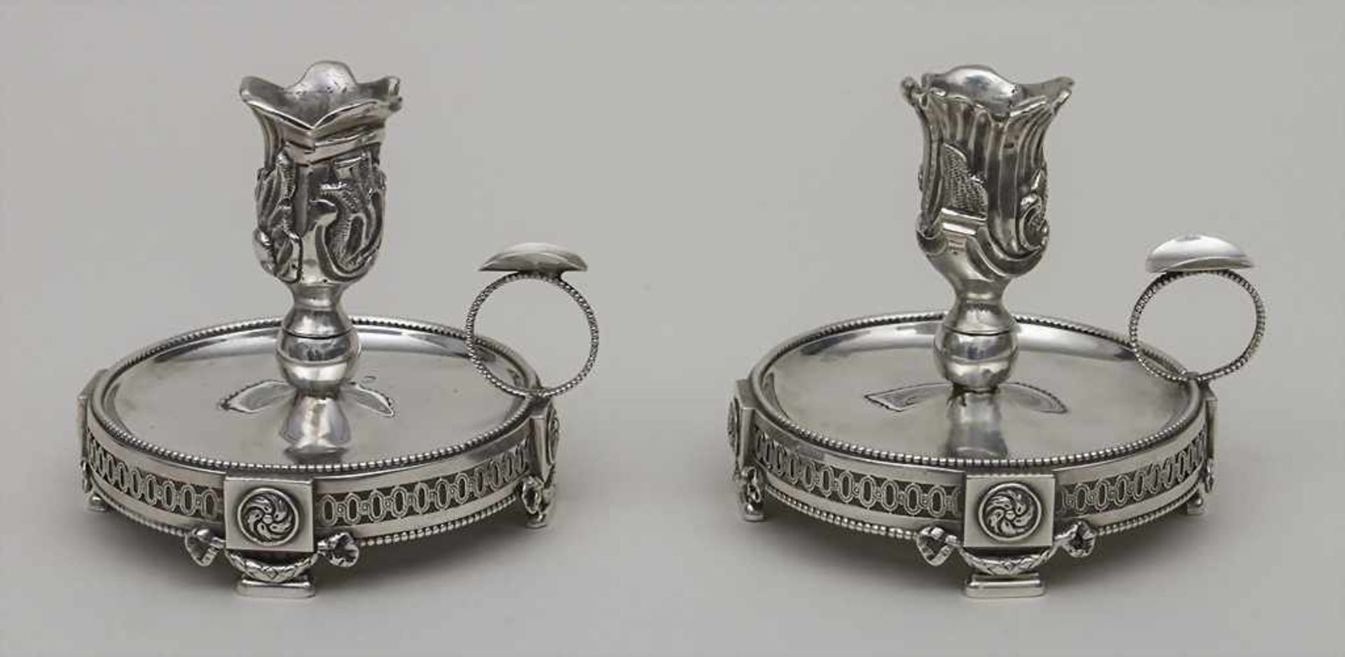 Paar Handleuchter / A pair of silver candlesticks, Wien/Vienna, um 1925Material: Silber 800,