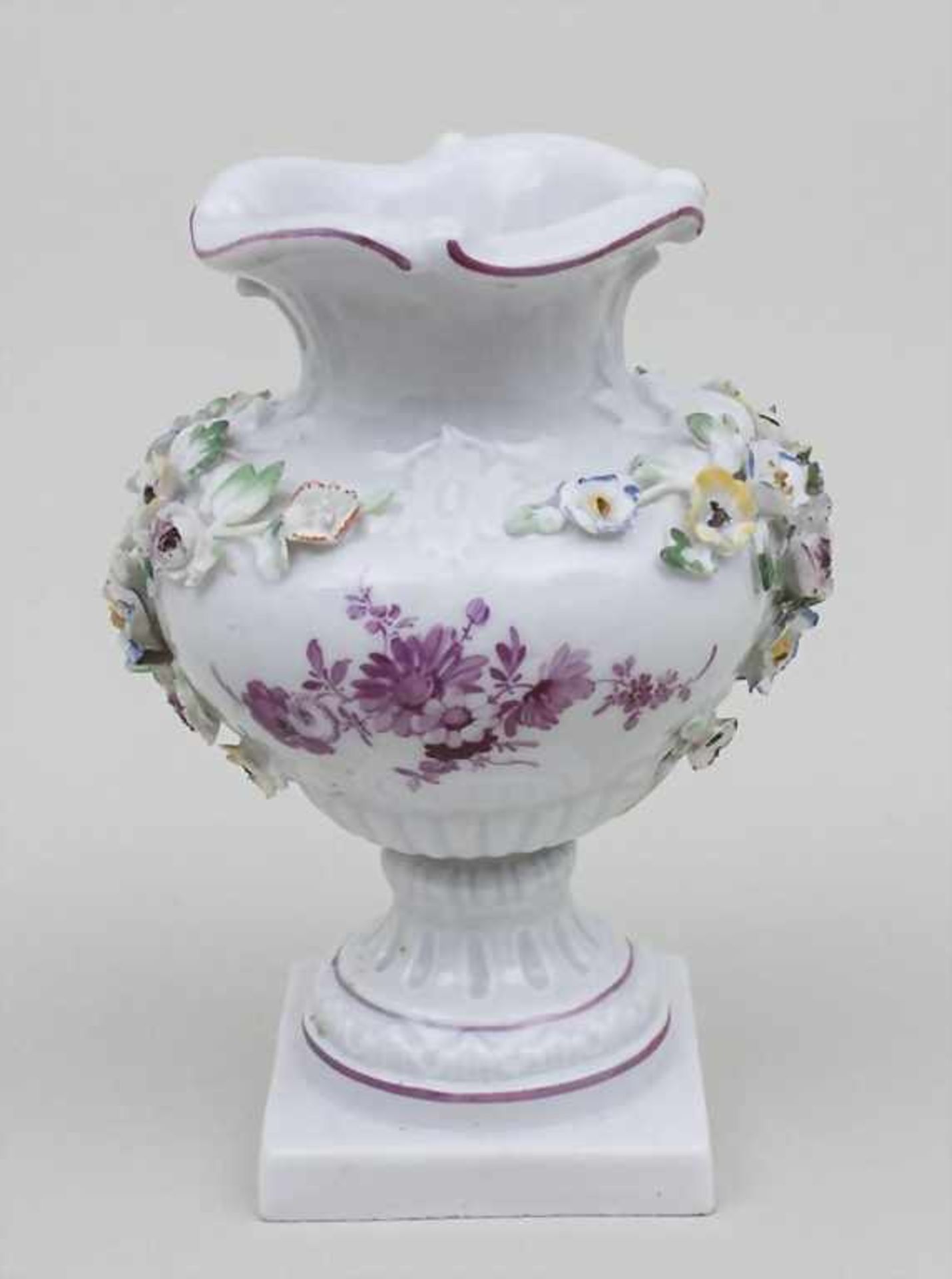 Ziervase mit plastischen Blumengirlanden / Flower Encrusted Vase, Meissen, um / ca. 1880Material: - Image 2 of 5