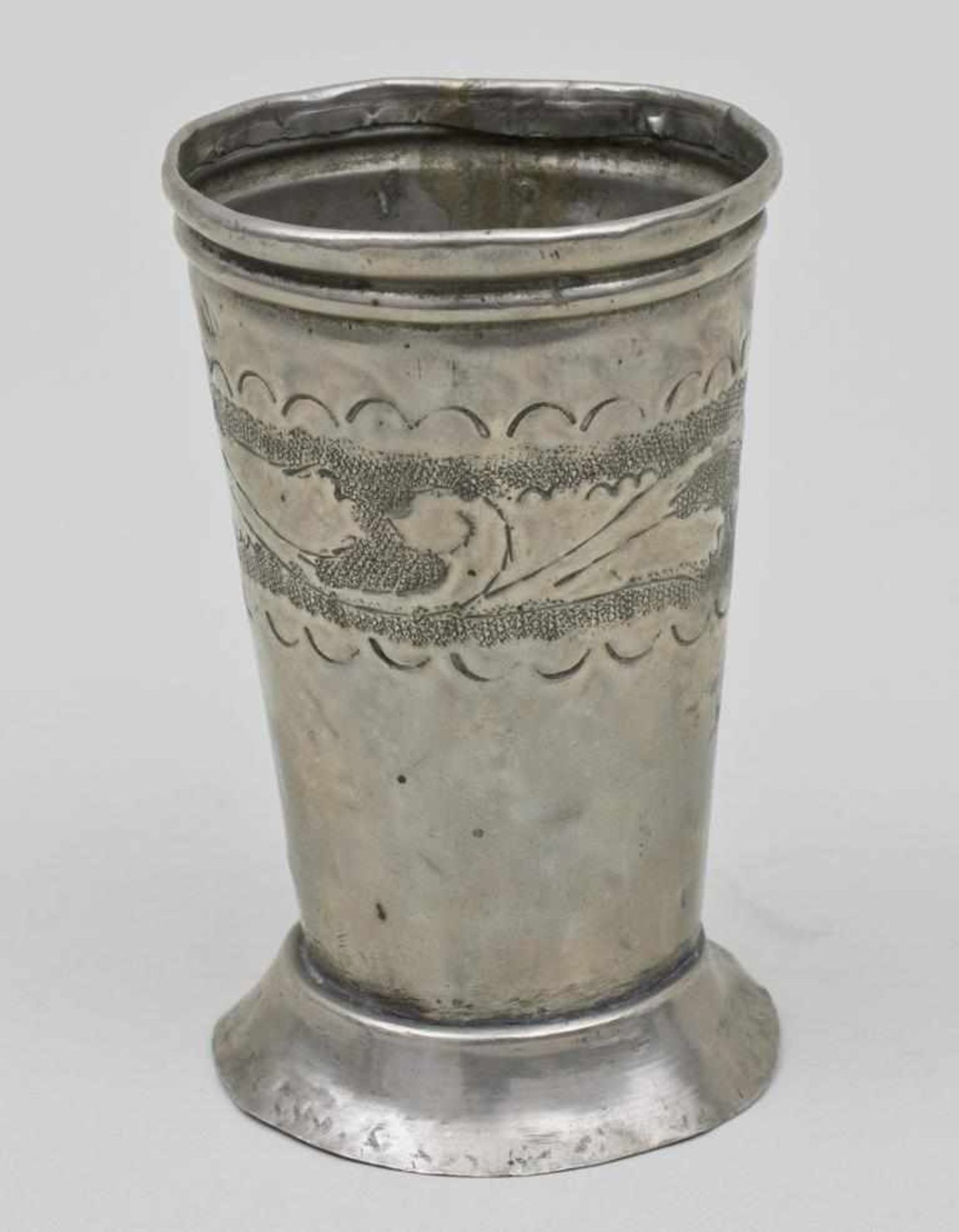 Orientalischer Fußbecher / An Oriental Goblet, wohl Persien, 19. Jh.einfach gearbeiteter konischer