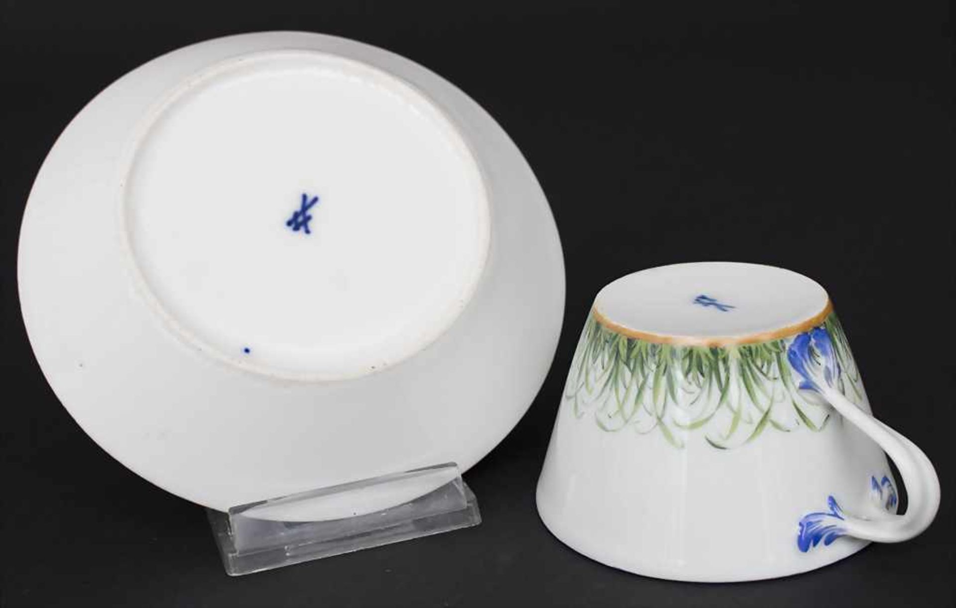 Tasse und UT mit Monogramm / A cup with saucer with monogram, Meissen, Anfang 19. Jh.Material: - Bild 2 aus 3