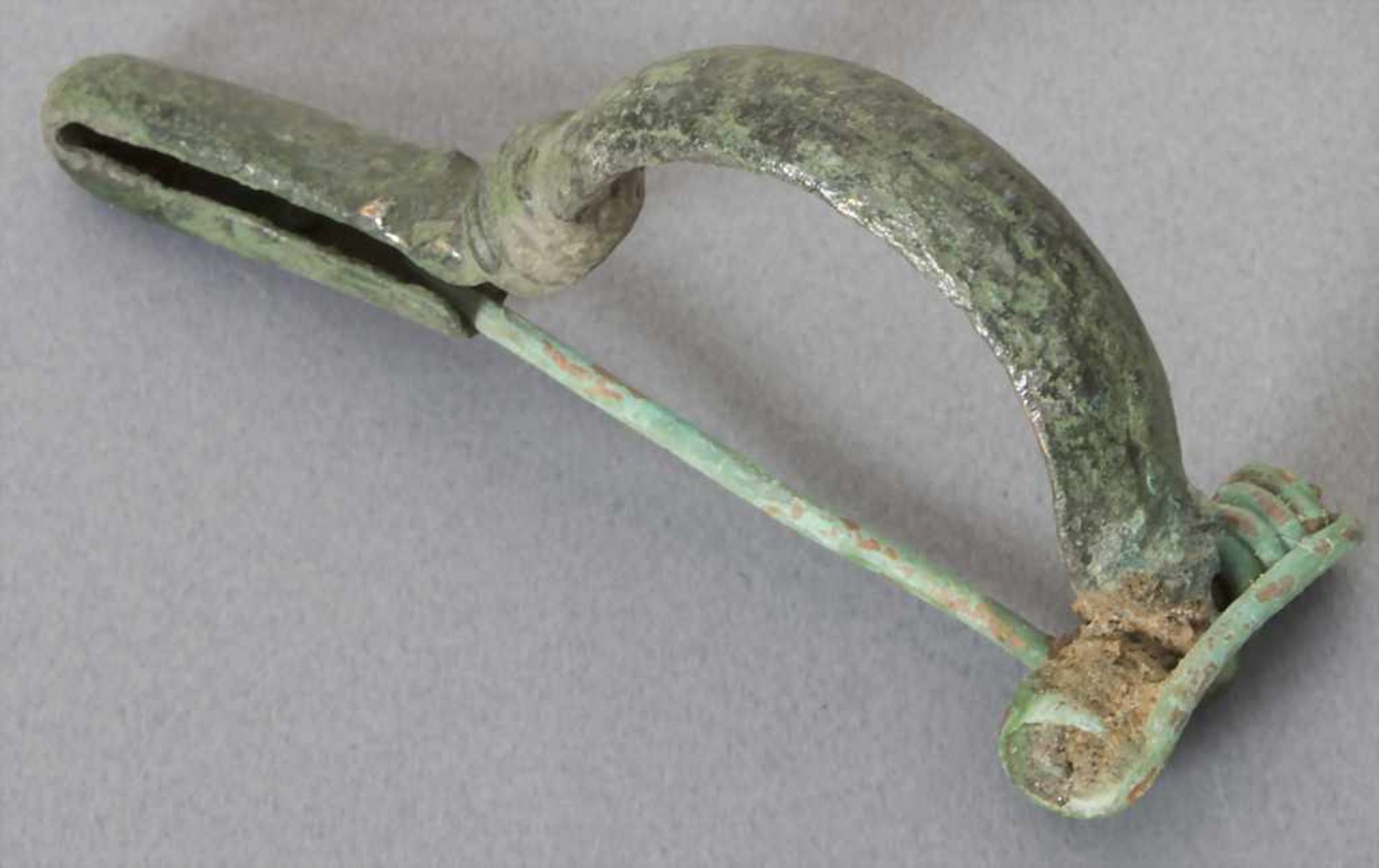 Keltische Fibel / A celtic fibulaMaterial: Bronze,Länge: 5,5 cm,Zustand: gut, alt restauriert,