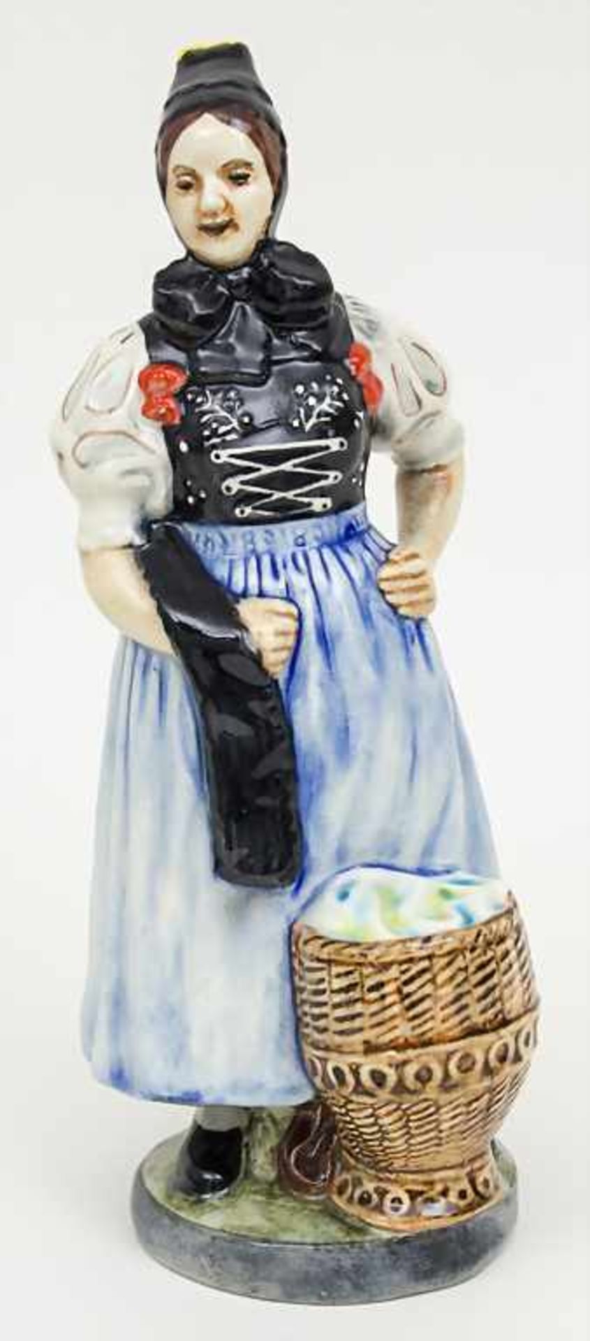 Trachtenfigur 'Tribergerin' / A costumed woman from the Black Forest, Karlsruher Majolika, um