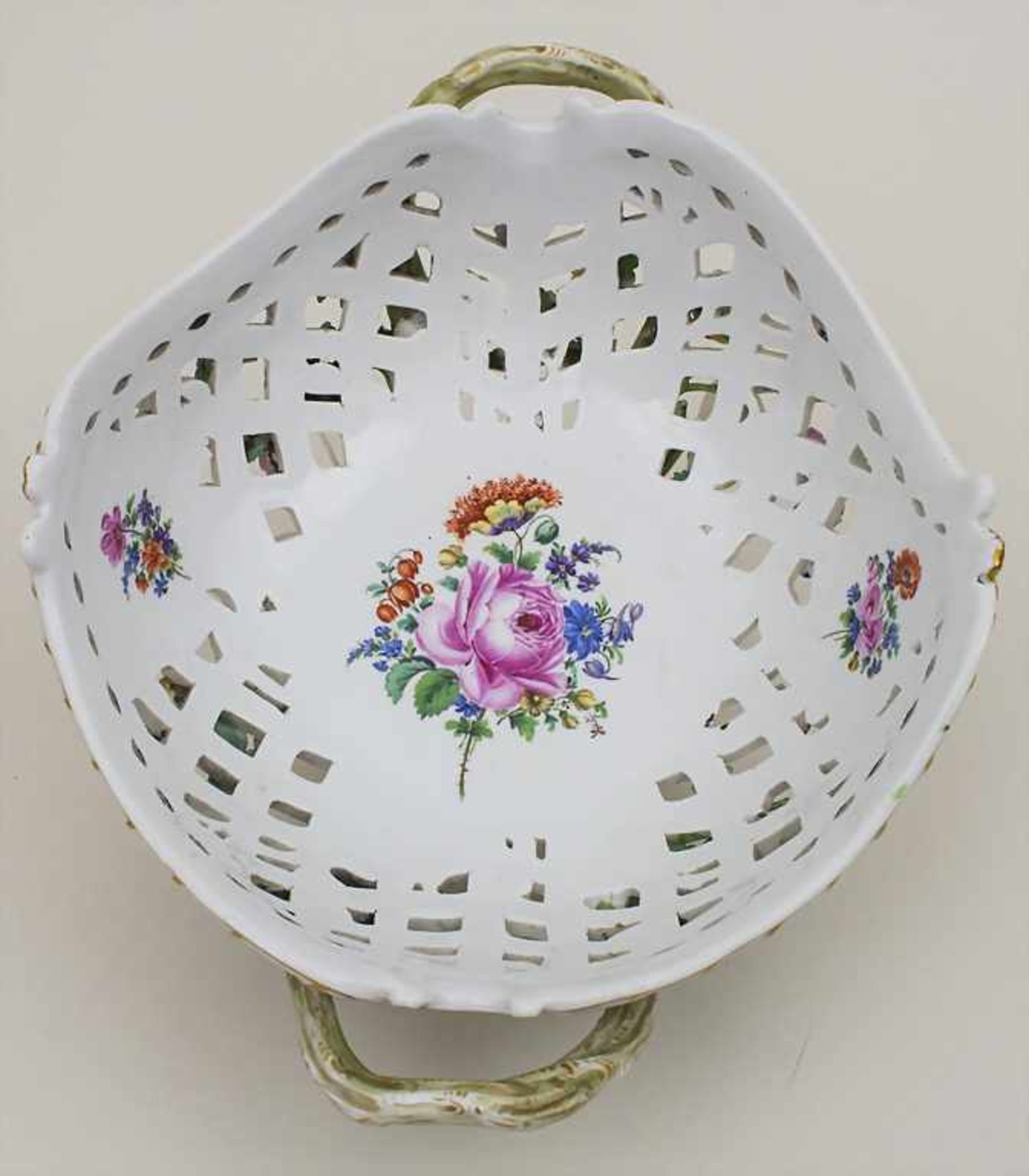 Korbschale / A basket shaped bowl, Meissen, um 1880Material: Porzellan, polychrom bemalt, glasiert, - Bild 4 aus 4
