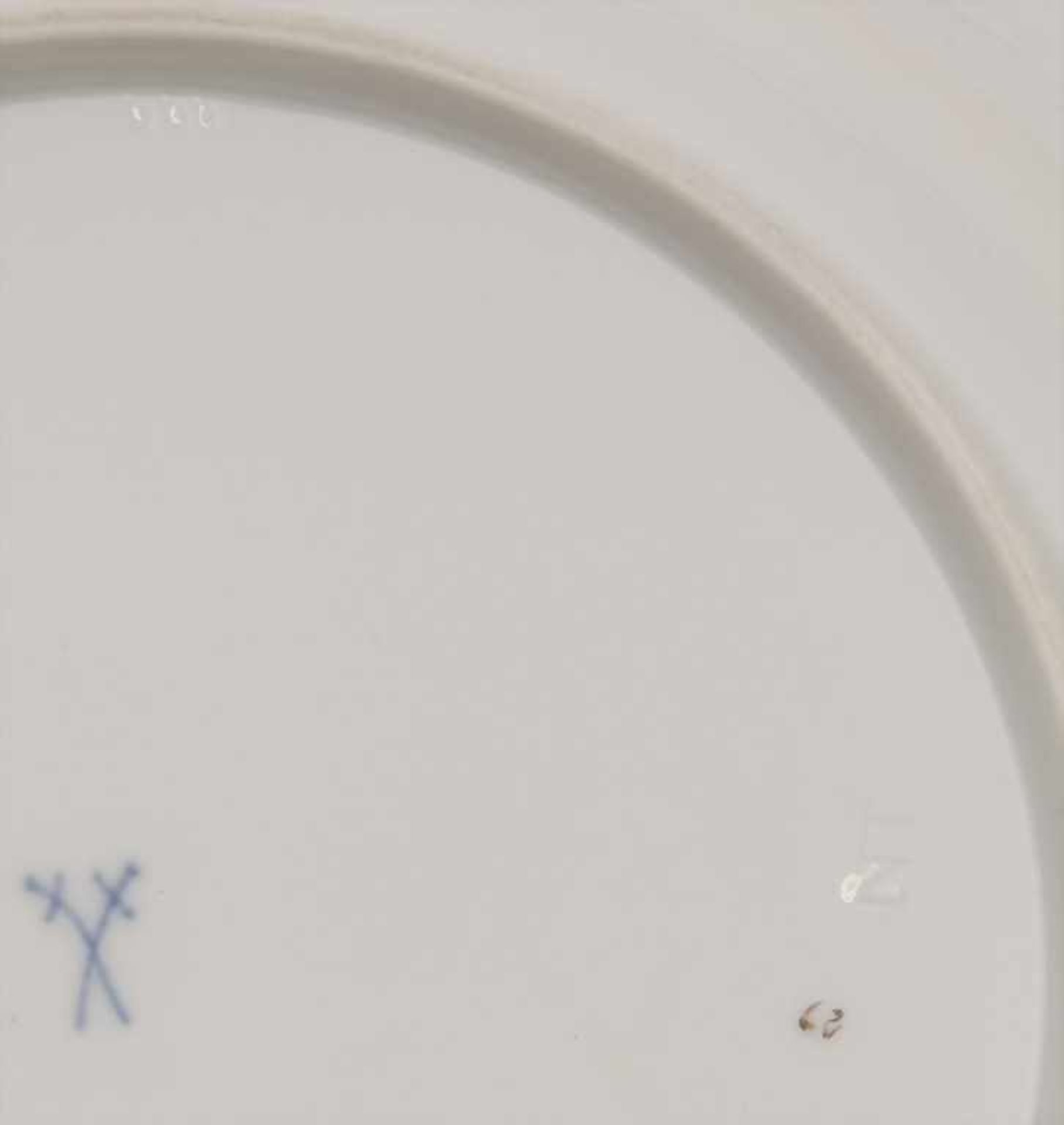 12 Teller / 12 plates, Meissen, 19. Jh.Bestehend aus: 6 Speiseteller und 6 Suppenteller,Material: - Bild 10 aus 13