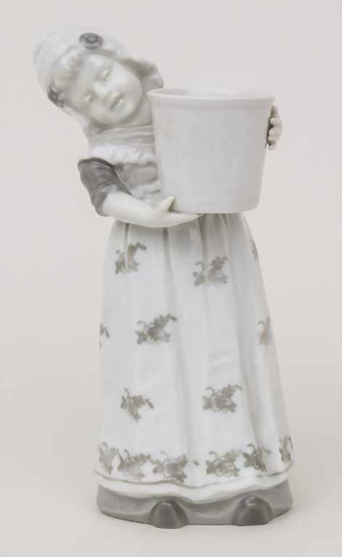 Jugendstil Figur 'Mädchen mit Gefäß' / An Art Nouveau figurine 'girl with vessel', Gebr. Heubach,