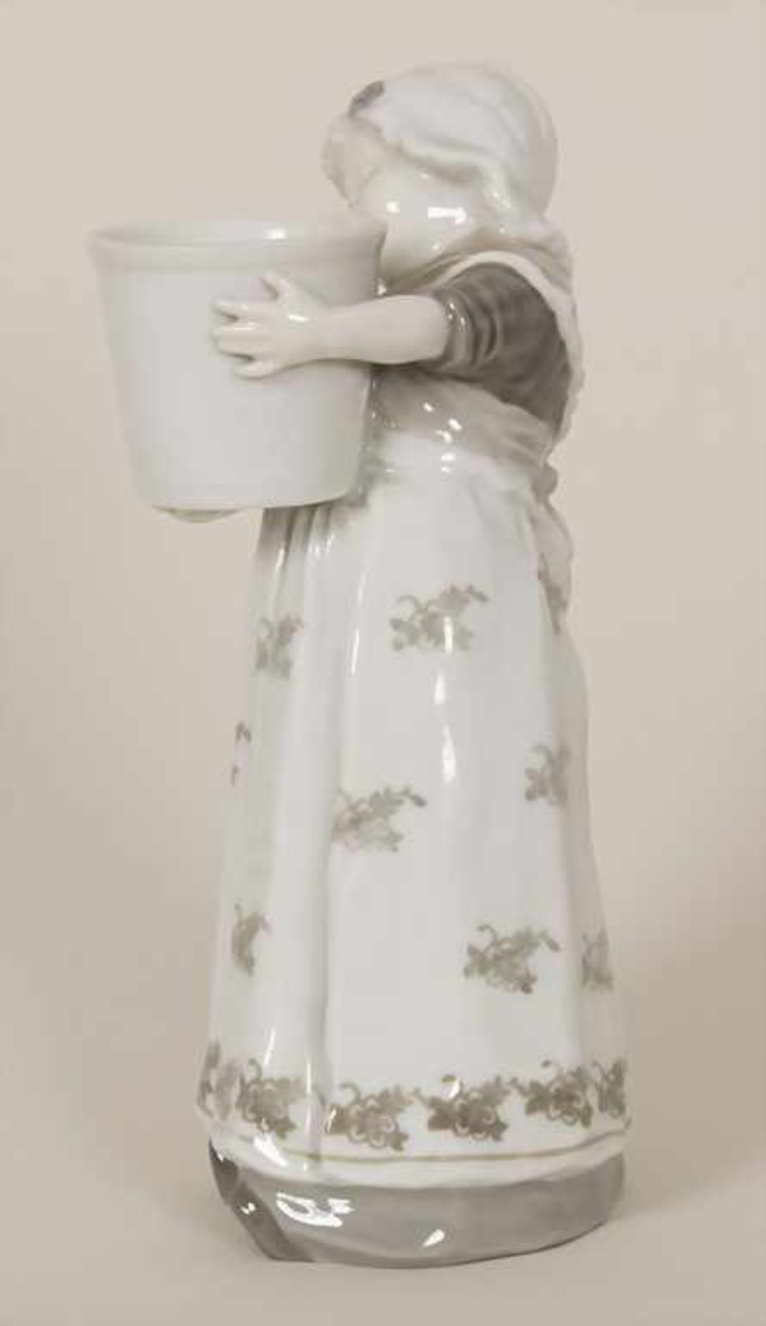 Jugendstil Figur 'Mädchen mit Gefäß' / An Art Nouveau figurine 'girl with vessel', Gebr. Heubach, - Bild 2 aus 8