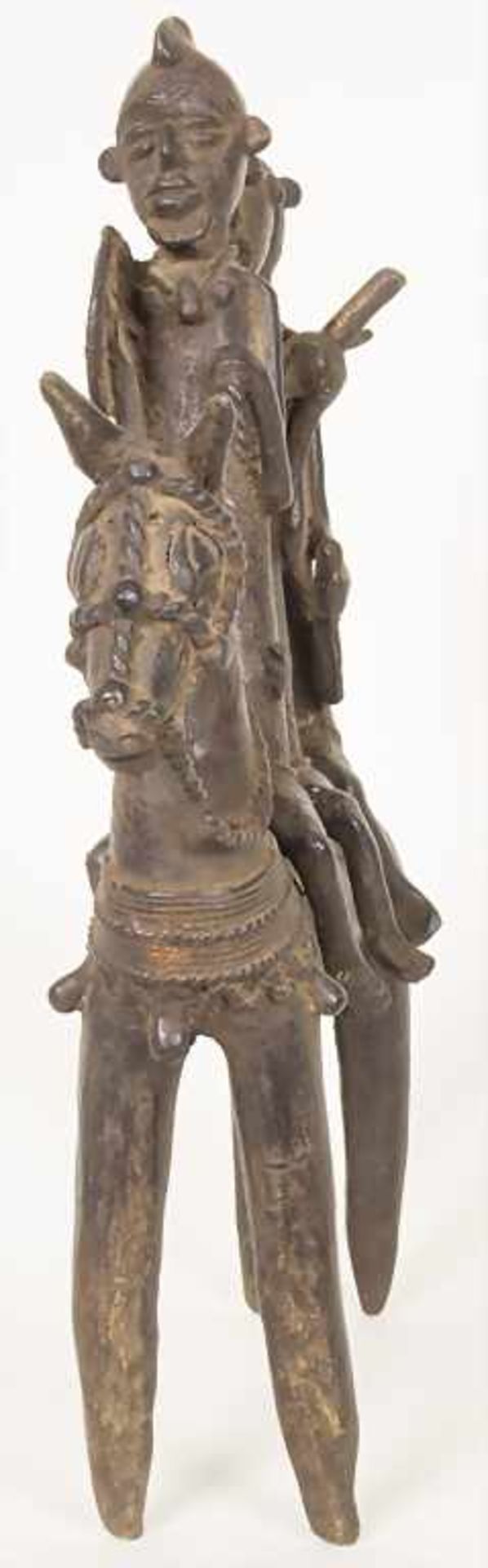 Reiterfigur, Kotoko, Tschad, 2. Hälfte 20. Jh.Material: Bronze, braun patiniert,Höhe: 45,5 cm, - Image 2 of 5