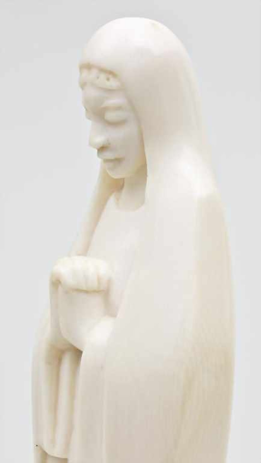 Art Déco-Skulptur der betenden Maria/Art Déco Sculpture Of The Praying Mary, um 1920auf - Image 2 of 2