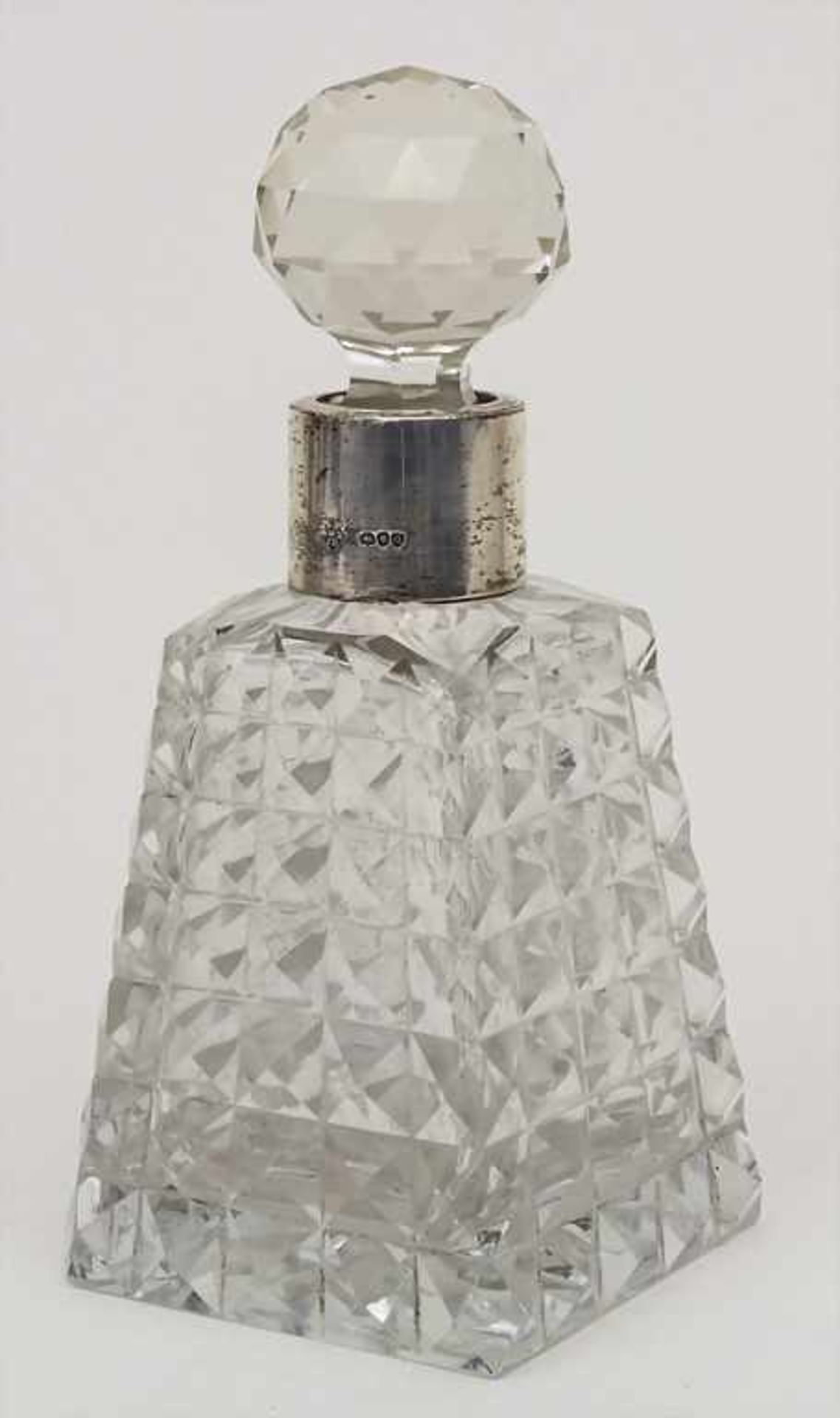 Likörkaraffe mit Silbermontur / A liqueur carafe with silver mount, Barnard & Sons, London,