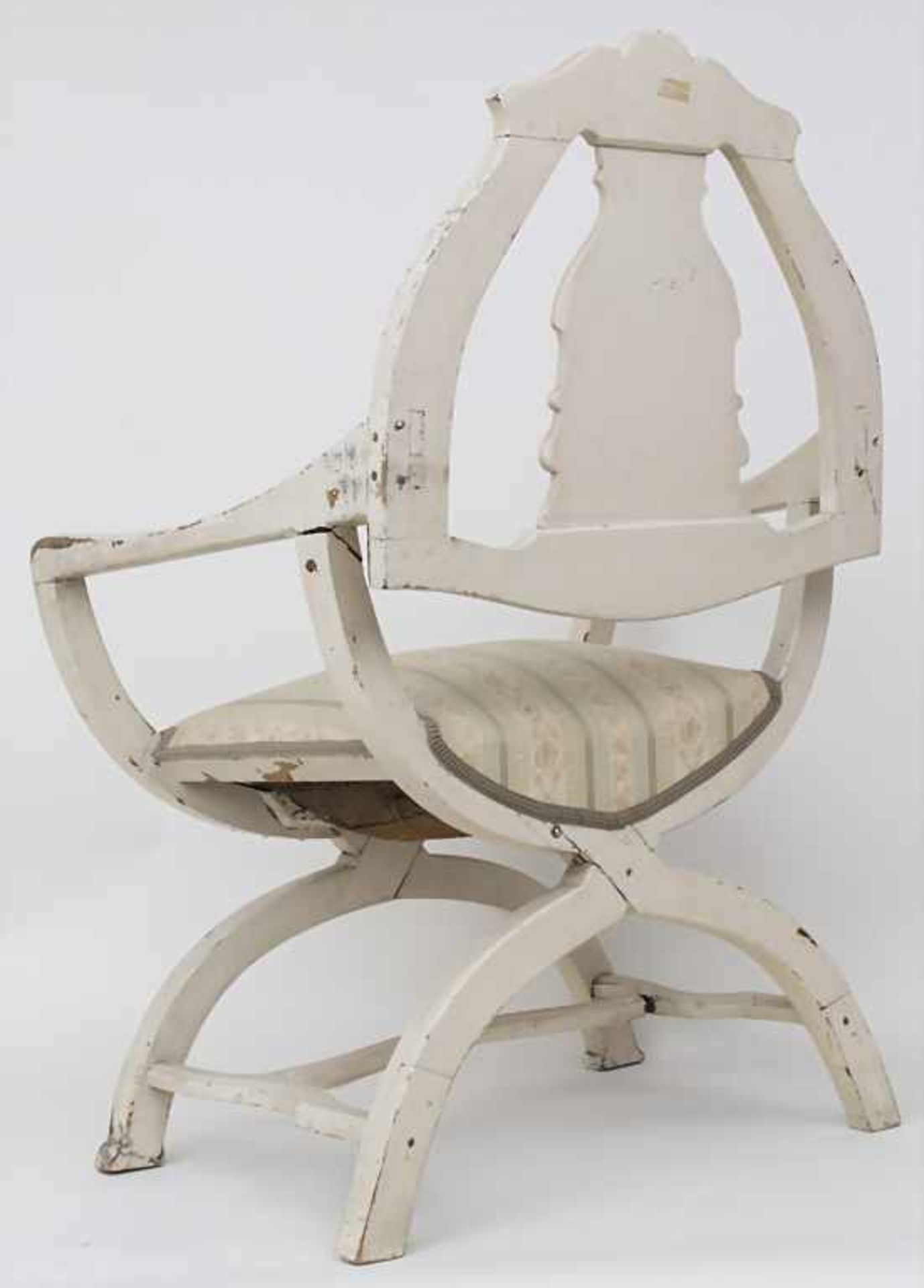 Scherenstuhl / A folding chair, 18. Jh.Material: Holz, cremeweiß staffiert, partiell - Image 3 of 6
