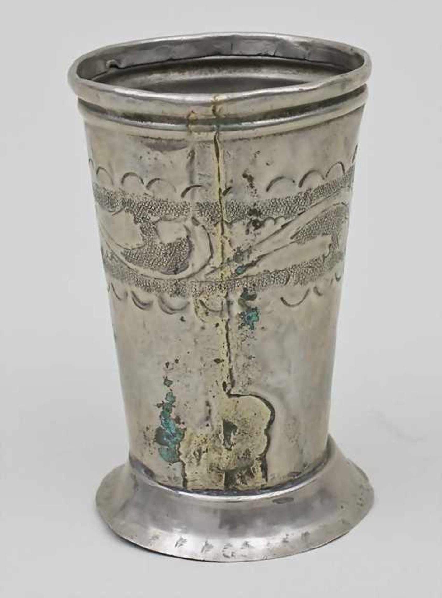 Orientalischer Fußbecher / An Oriental Goblet, wohl Persien, 19. Jh.einfach gearbeiteter konischer - Image 2 of 3