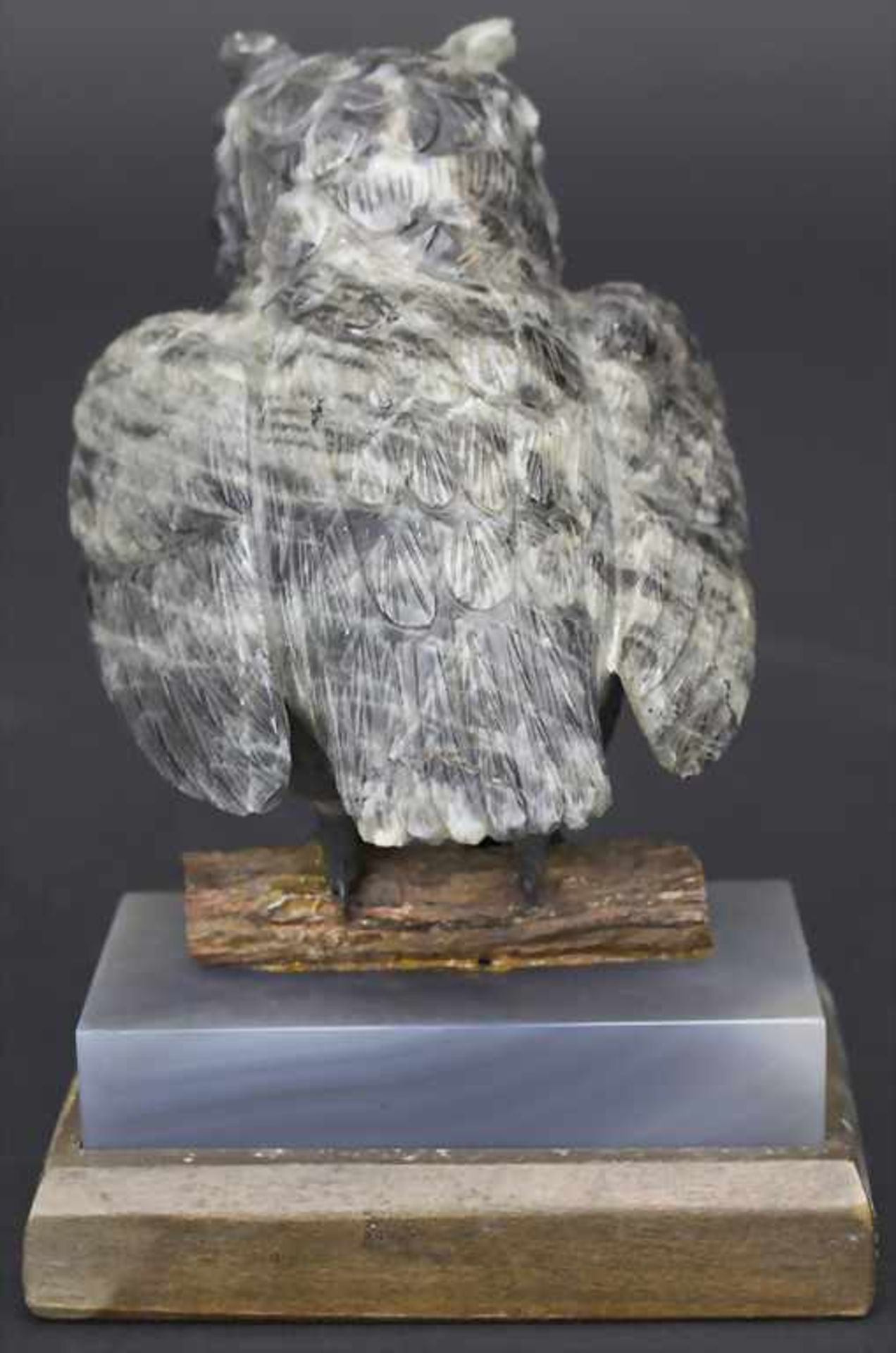 Labradorit-Schnitzerei 'Eule' / A labradorite carving 'Owl'Material: Labradorit, geschnitzt, auf - Image 3 of 5