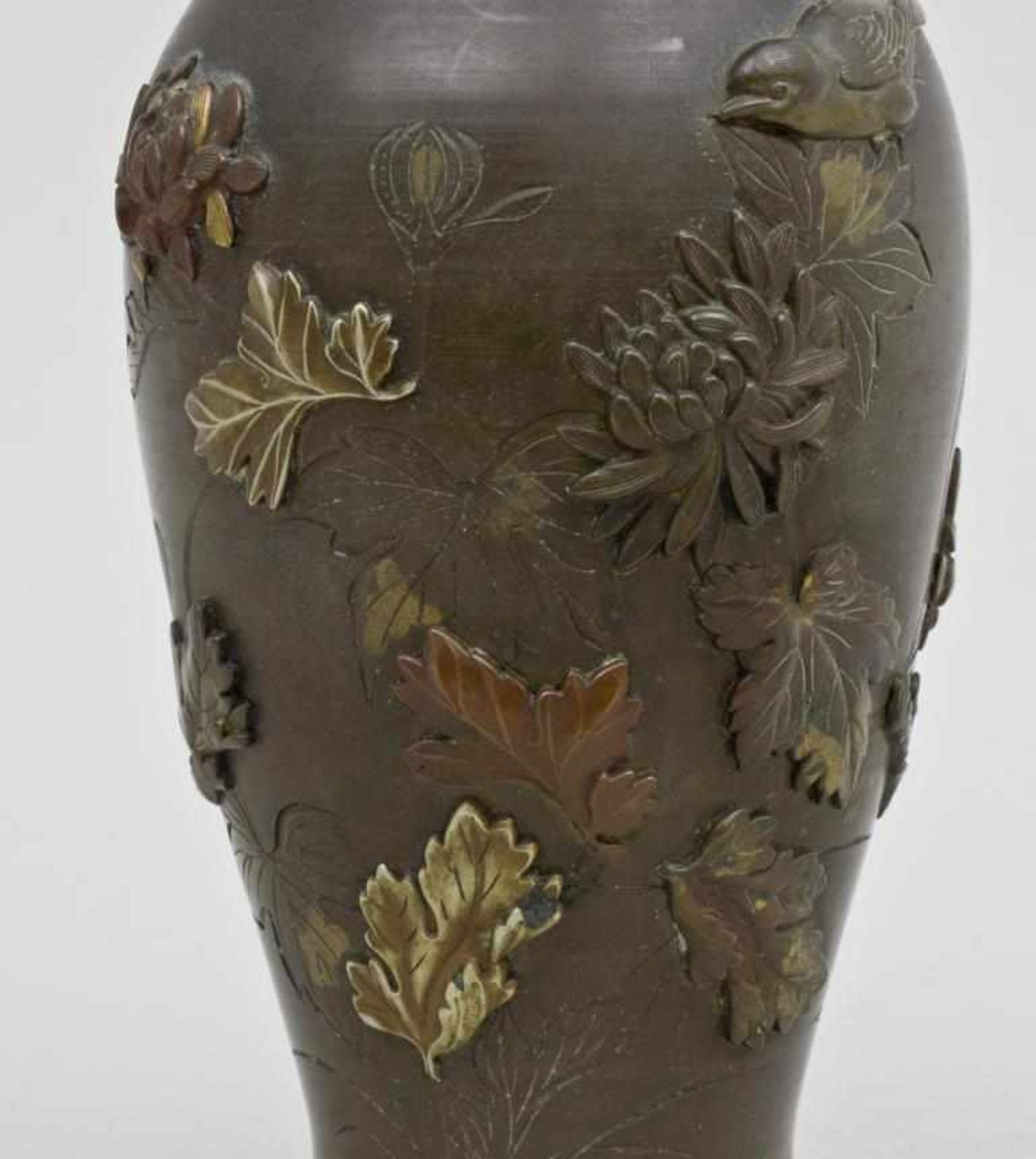 Vase, Meiji-Periode, Japan, Ende 19. Jh.konische Form mit leicht ausgestelltem Rand. Umlaufend - Image 2 of 4