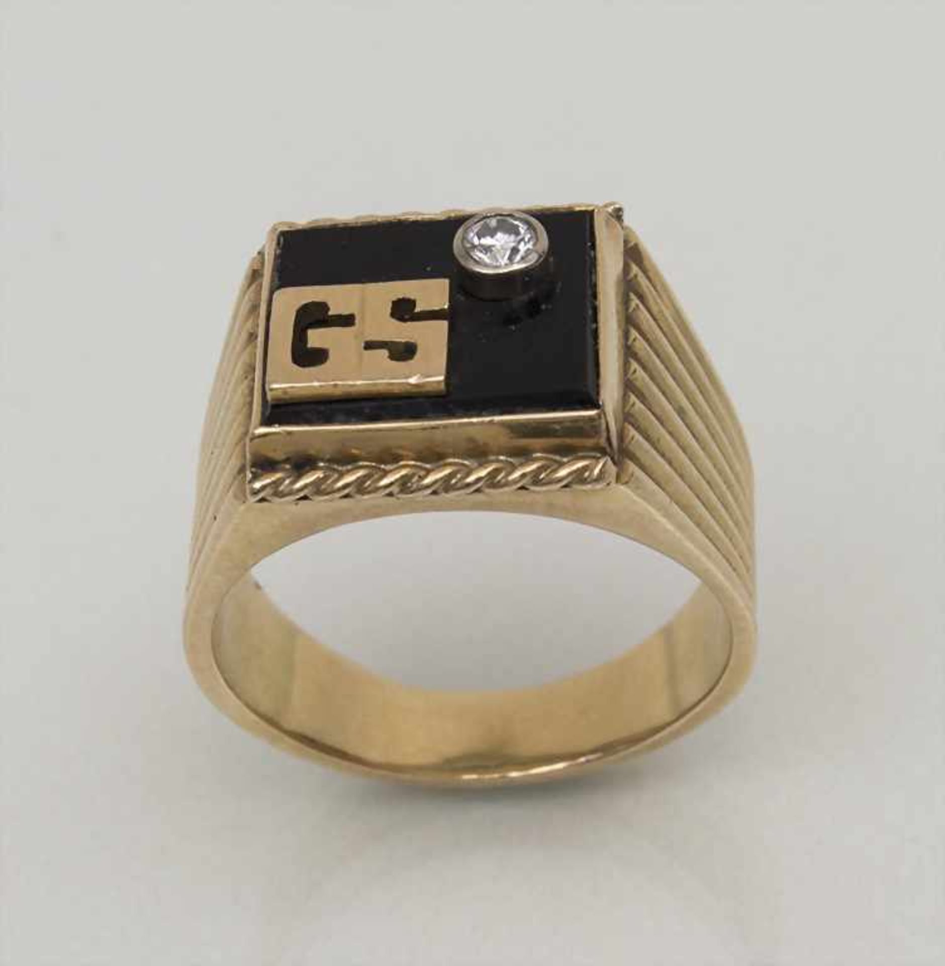 Ring mit Brilliant, A ring with diamond, um 1950Material: RG 14 Kt 585/000,mit Onyxplatte, Diamant - Image 3 of 3