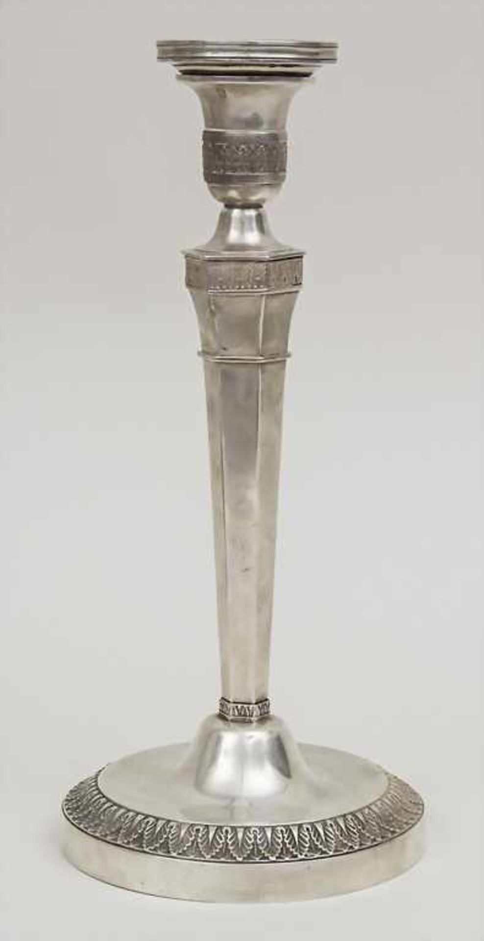 Empire Kerzenleuchter / An Empire candlestick, Paris, 1820Material: Silber 950,Punzierung: