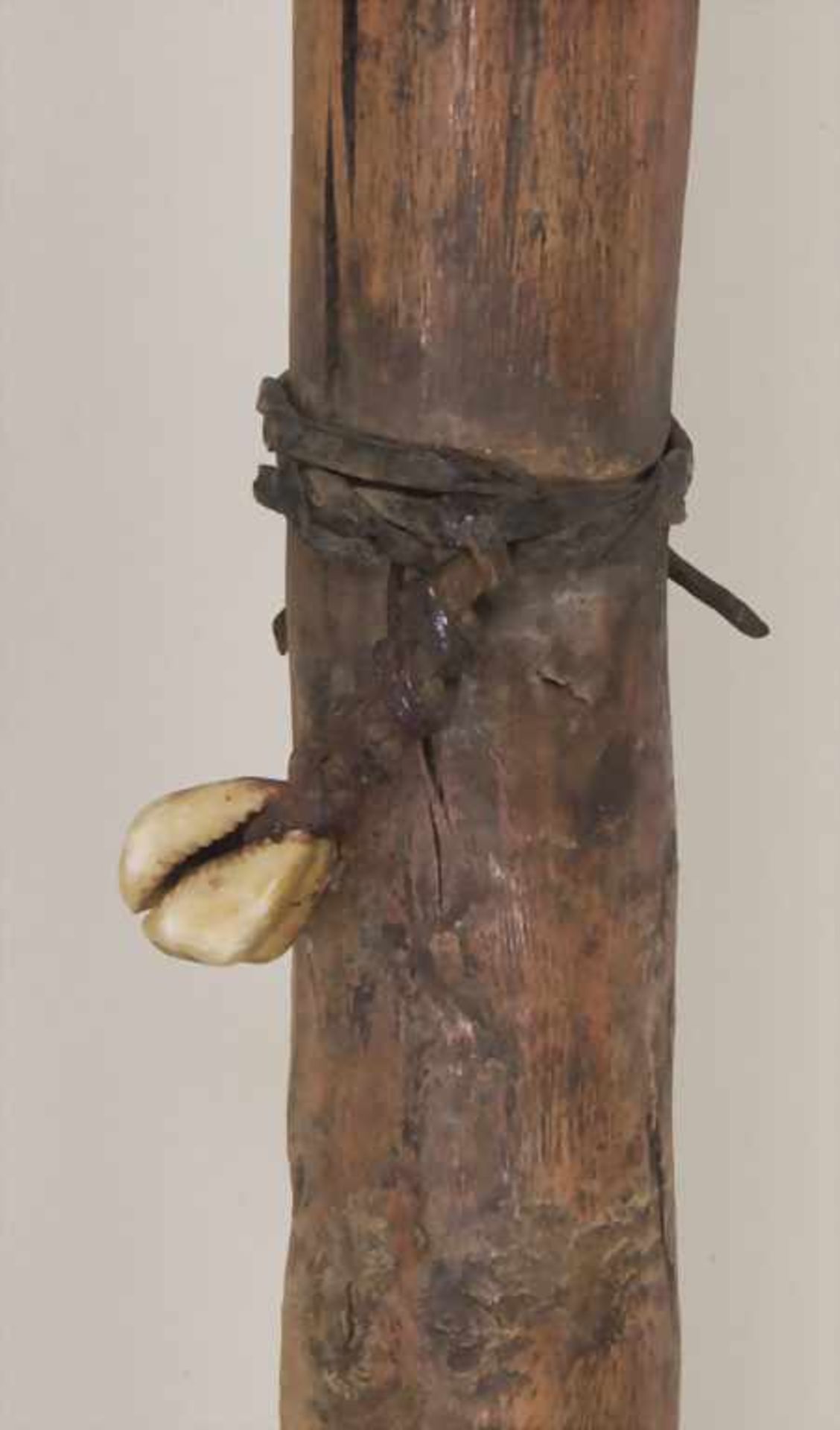 Seltener Würdestab mit stehender Frauenfigur der Mossi, Burkina FasoMaterial: braunes hartes Holz, - Image 3 of 3